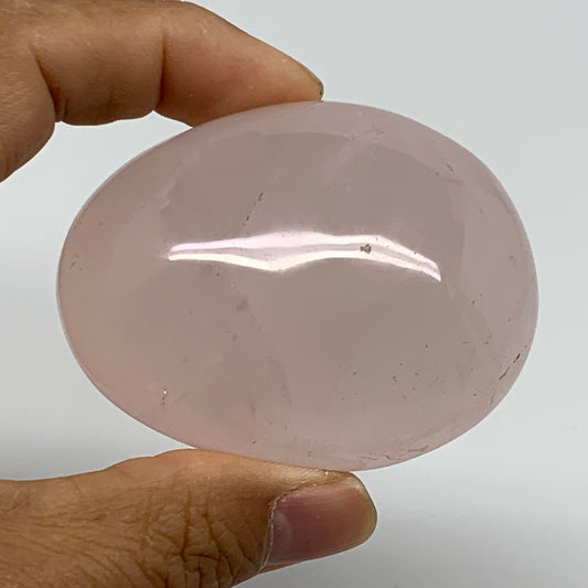 149.9g , 2.5"x2"x1.3", Natural Pink Rose Quartz Palm-stone Crystal, B37320