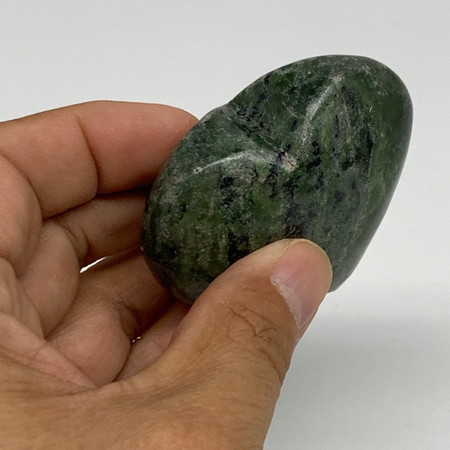 125g, 2.2"x2.3"x1" Green Serpentine Heart Polished Gemstones, B35109