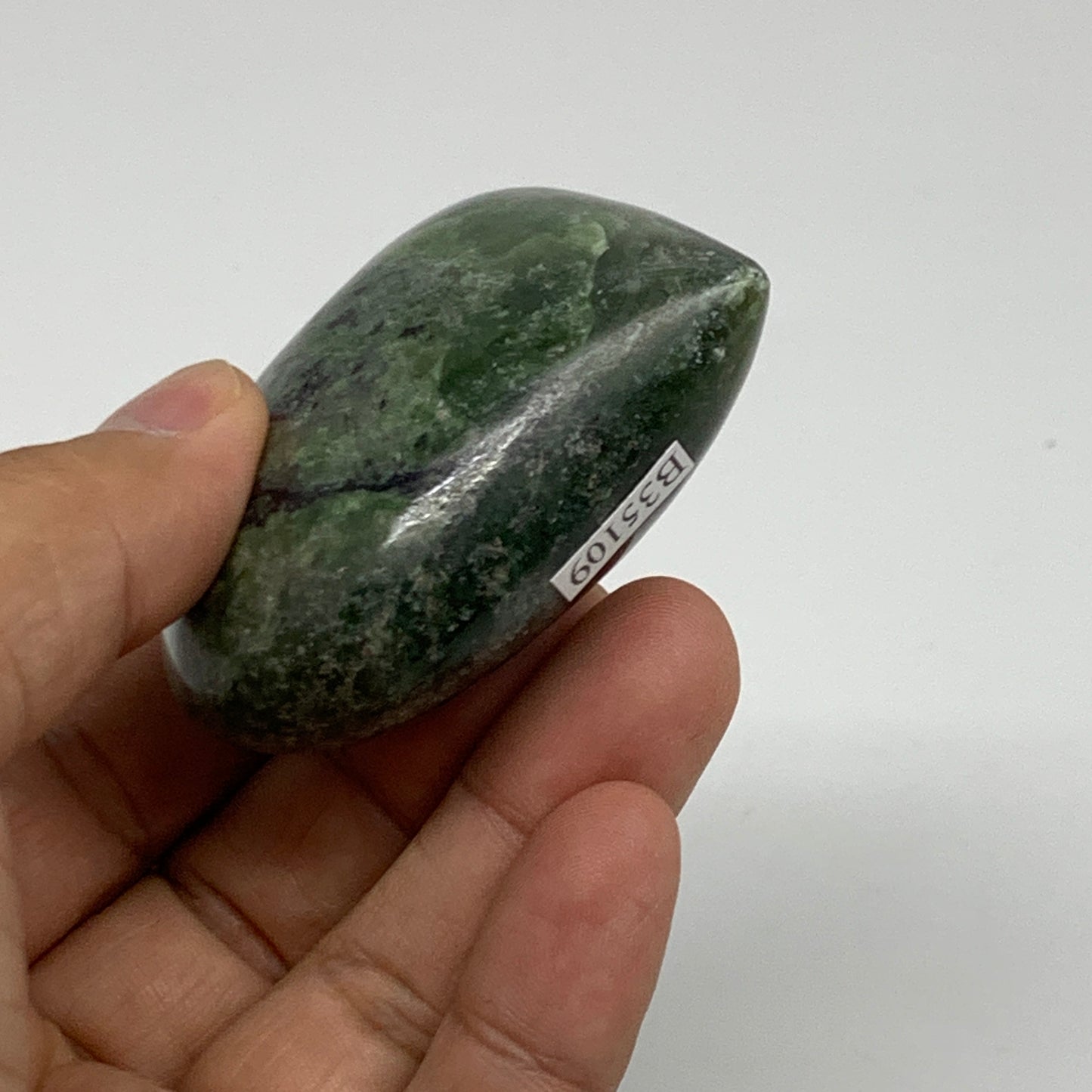 125g, 2.2"x2.3"x1" Green Serpentine Heart Polished Gemstones, B35109
