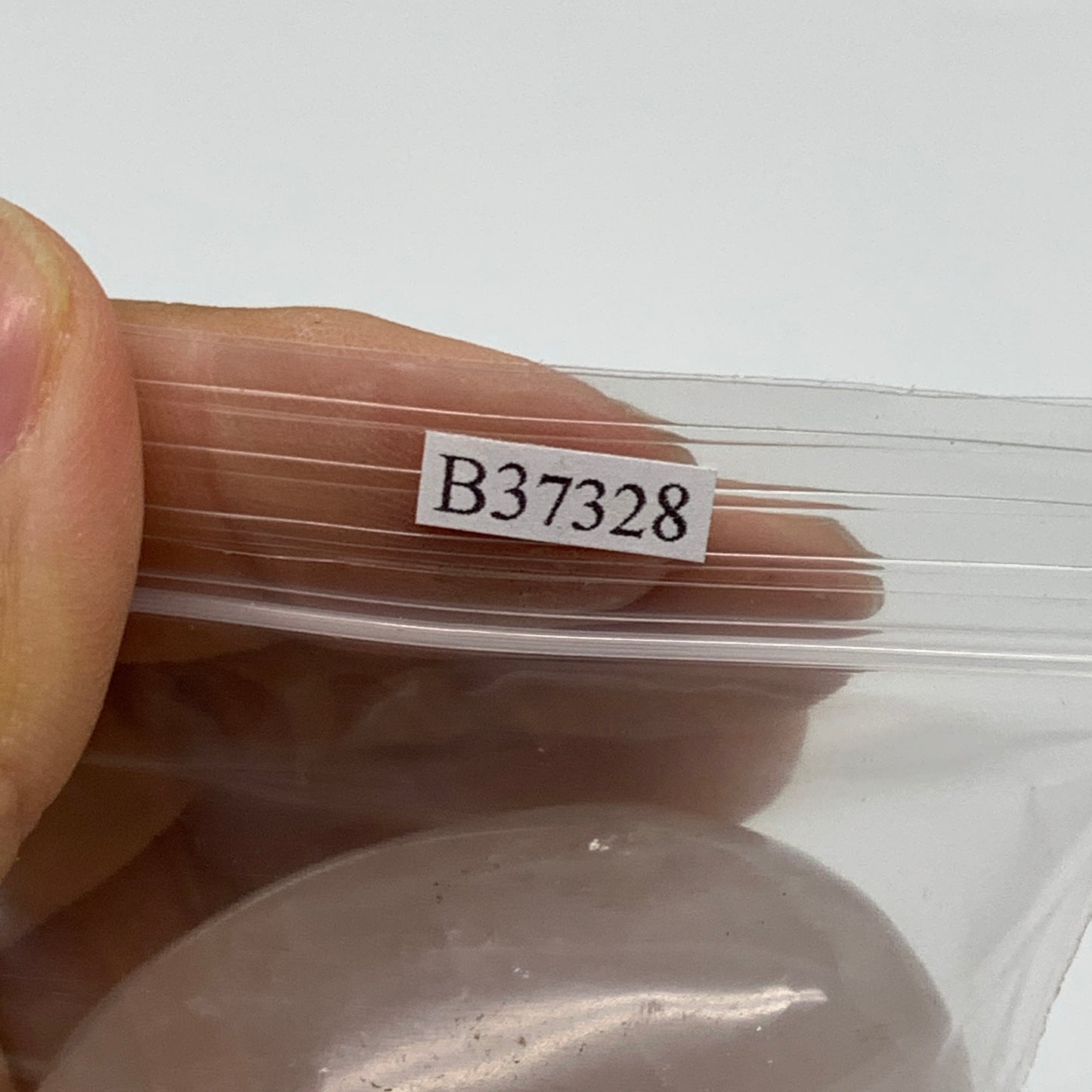 185.4g , 2.1"-2.1", 2pcs, Natural Pink Rose Quartz Palm-stone Crystal, B37228