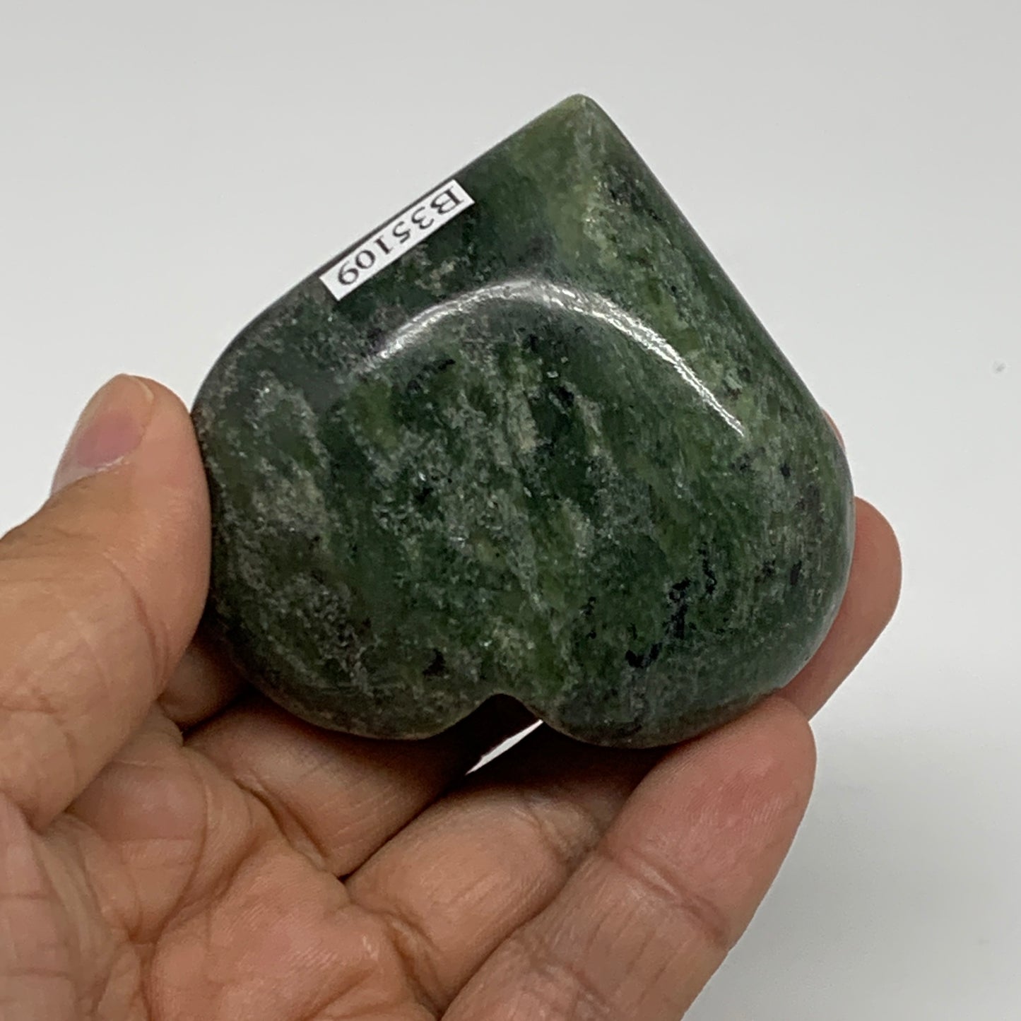 125g, 2.2"x2.3"x1" Green Serpentine Heart Polished Gemstones, B35109
