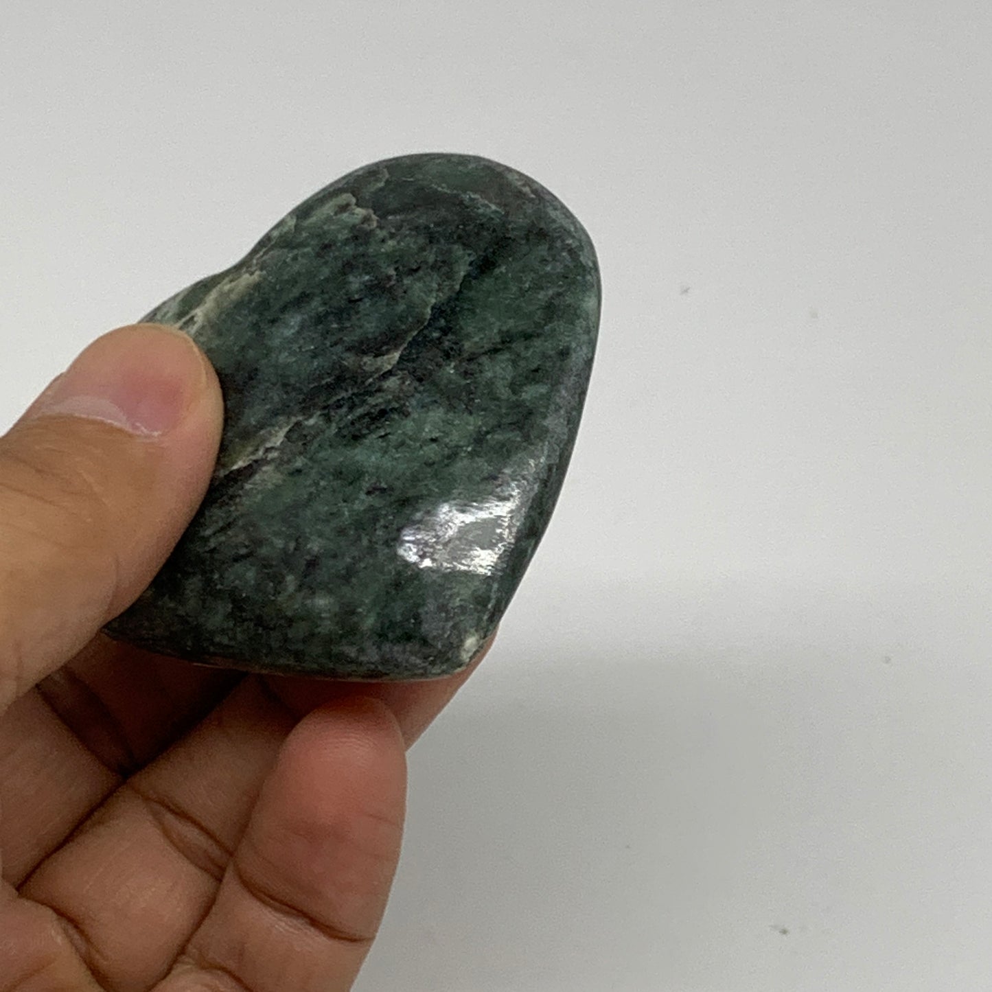 82.8g, 2.1"x2.3"x0.7" Green Serpentine Heart Polished Gemstones, B35110