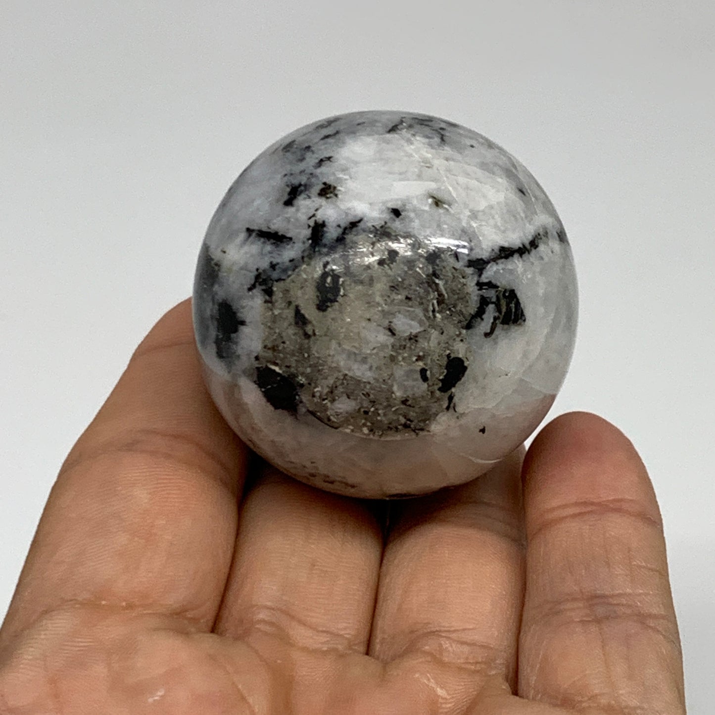 107.9g, 1.6"(41mm), Natural Rainbow Moonstone Sphere Ball Gemstone, B35129