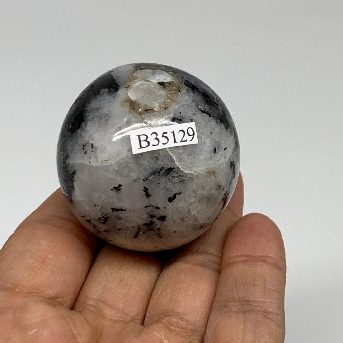 107.9g, 1.6"(41mm), Natural Rainbow Moonstone Sphere Ball Gemstone, B35129