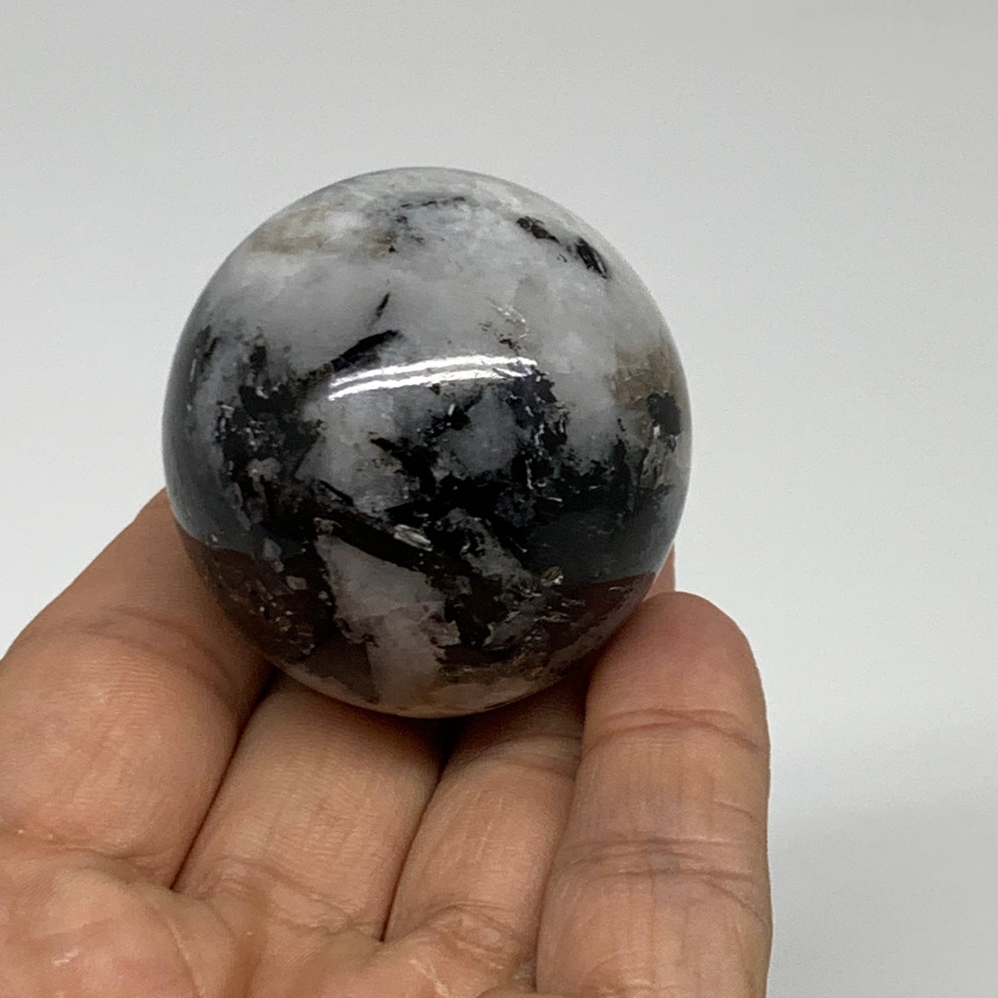 107.9g, 1.6"(41mm), Natural Rainbow Moonstone Sphere Ball Gemstone, B35129