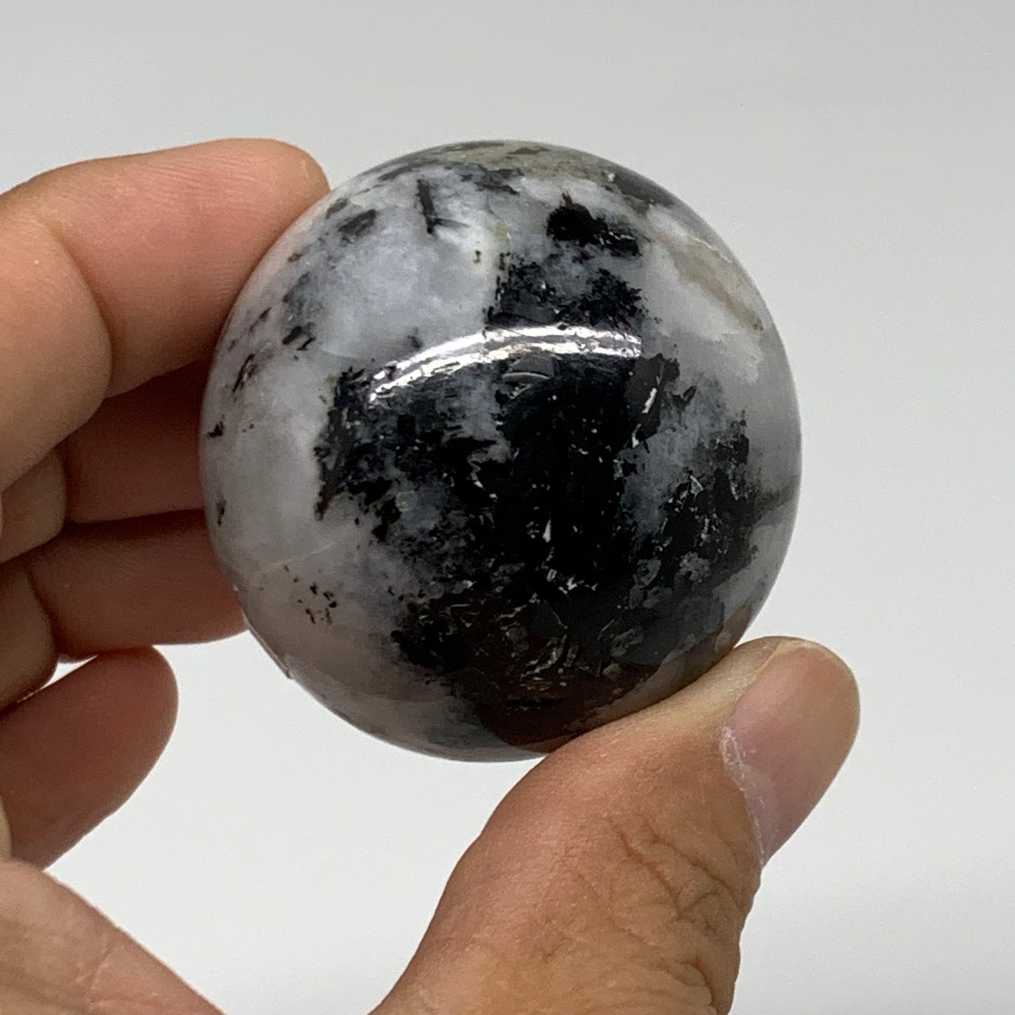 107.9g, 1.6"(41mm), Natural Rainbow Moonstone Sphere Ball Gemstone, B35129