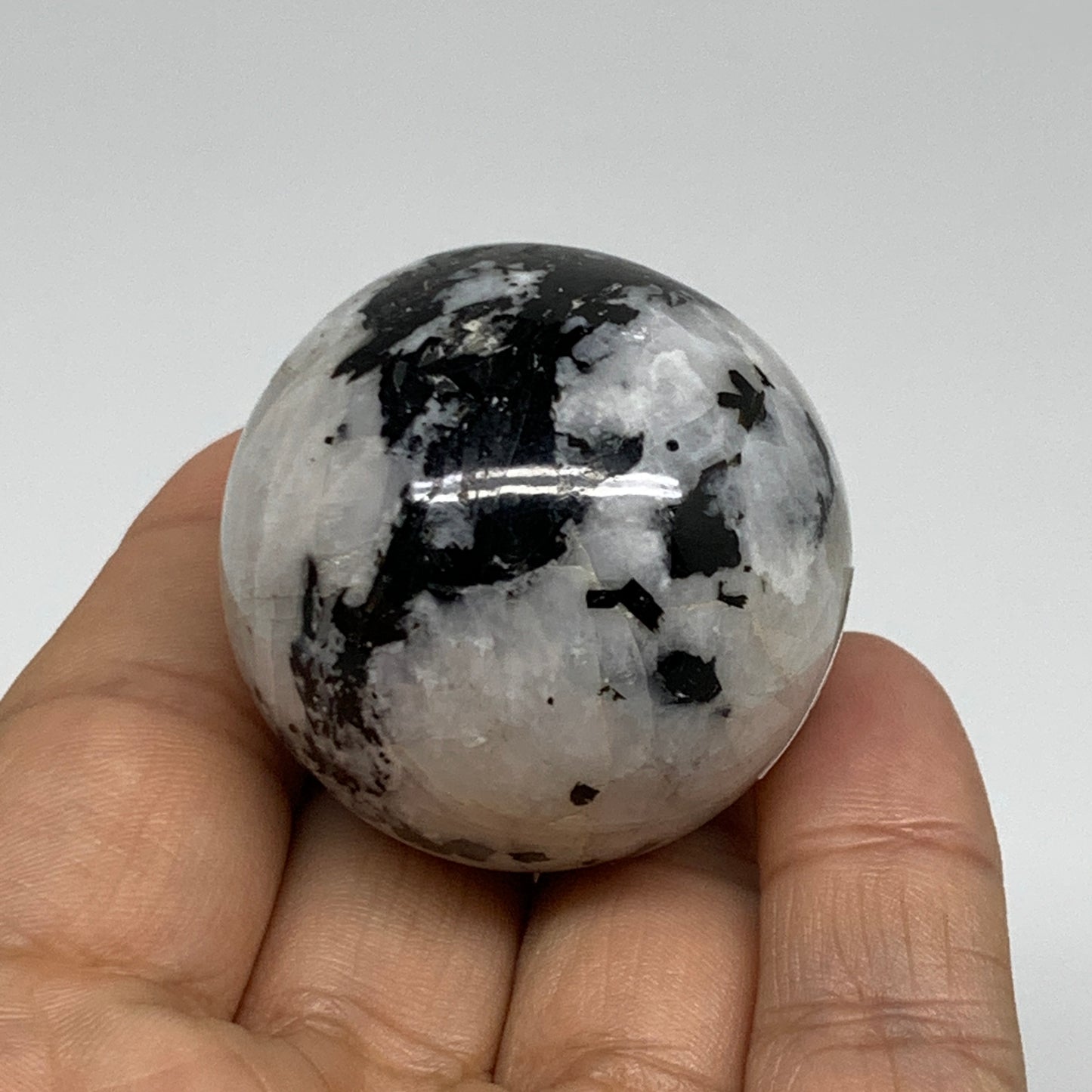 81.7g, 1.5"(39mm), Natural Rainbow Moonstone Sphere Ball Gemstone, B35153