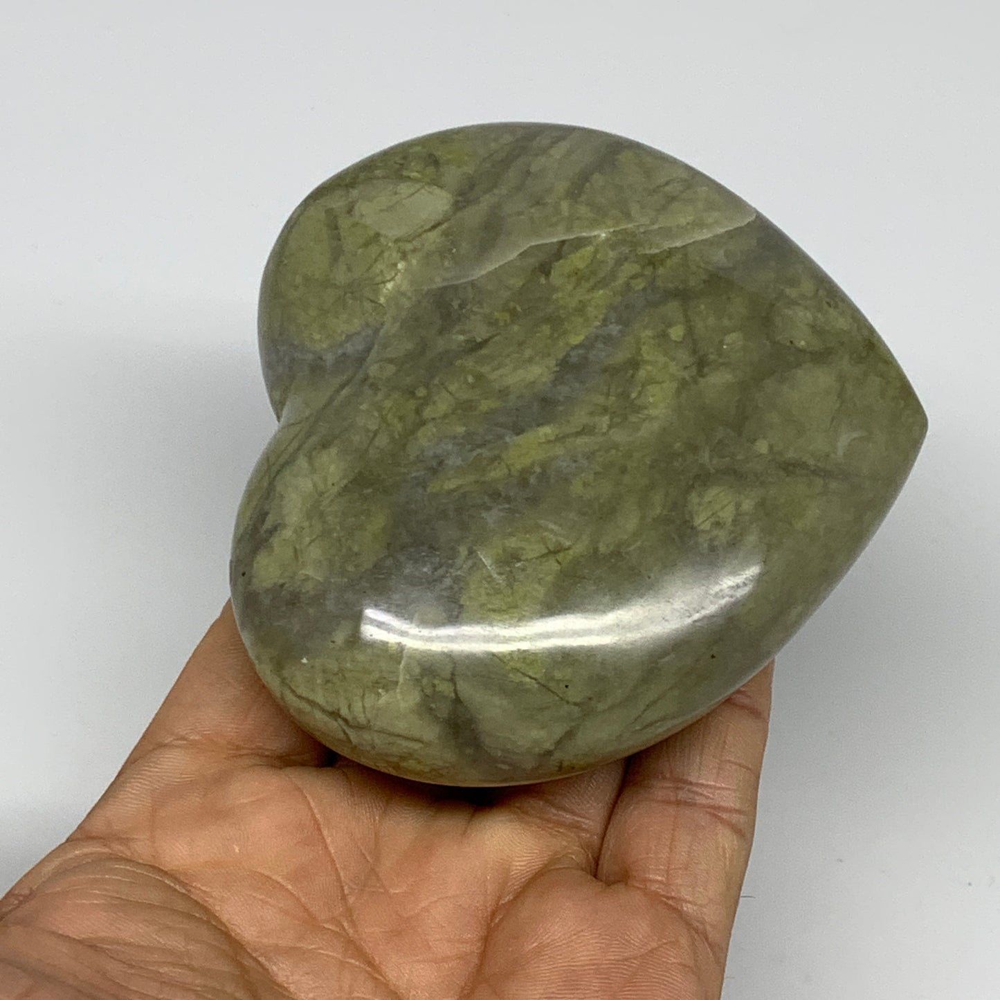0.77 lbs, 3.3"x3.7"x1.3", Natural Untreated Green Quartz Crystal Heart Reiki, B3