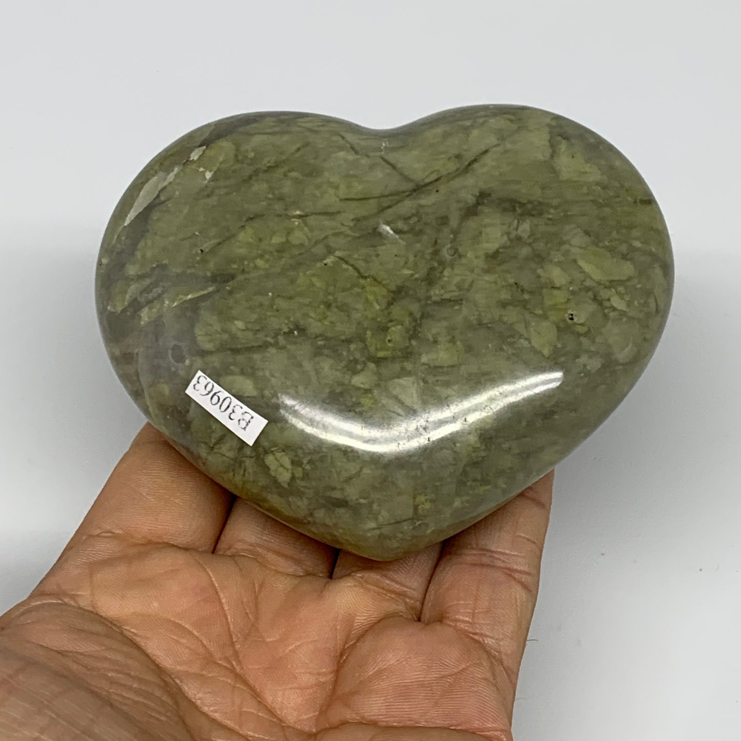 0.77 lbs, 3.3"x3.7"x1.3", Natural Untreated Green Quartz Crystal Heart Reiki, B3