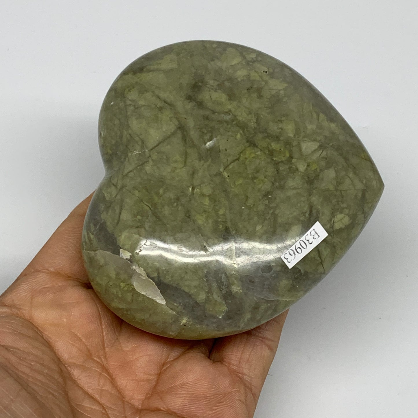 0.77 lbs, 3.3"x3.7"x1.3", Natural Untreated Green Quartz Crystal Heart Reiki, B3