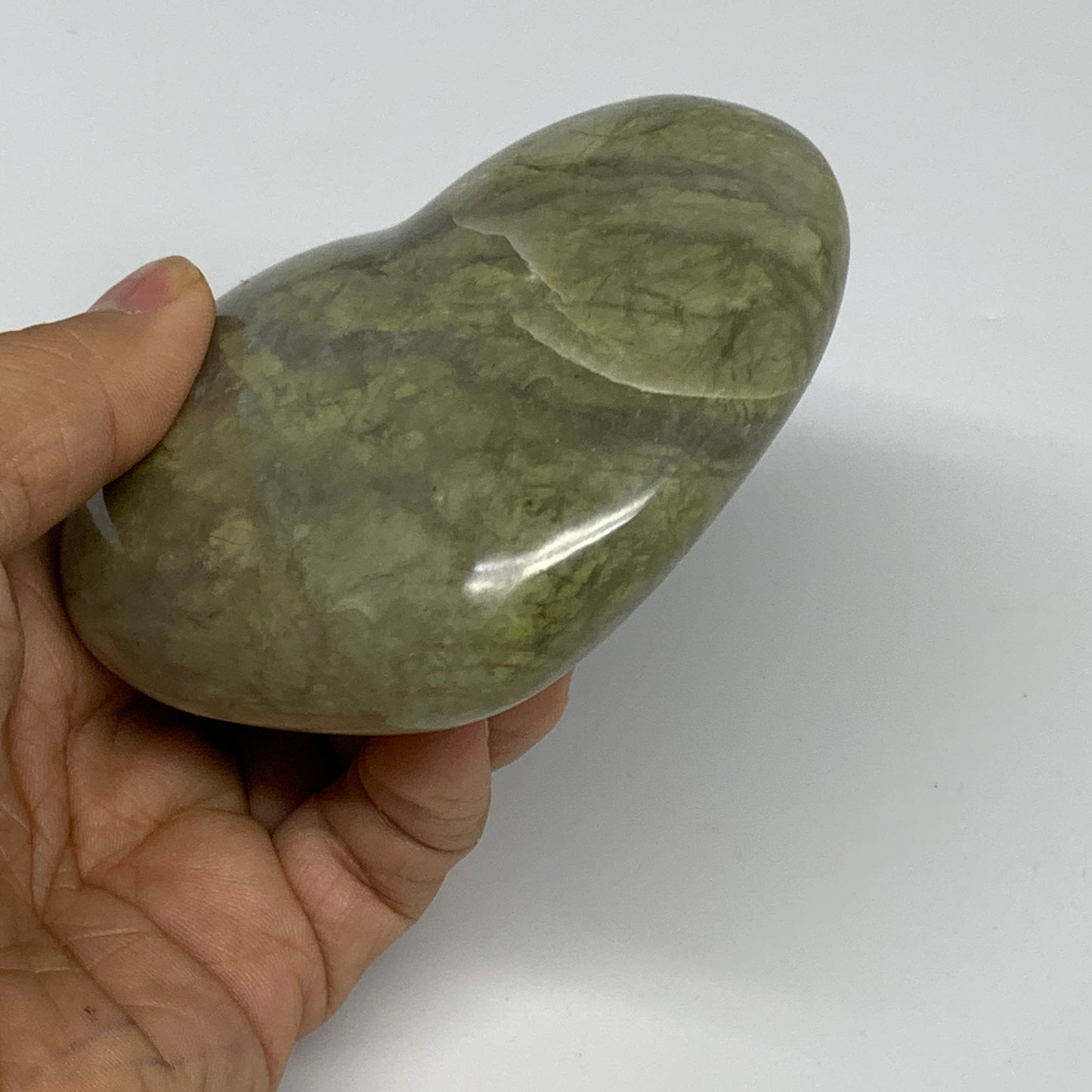 0.77 lbs, 3.3"x3.7"x1.3", Natural Untreated Green Quartz Crystal Heart Reiki, B3