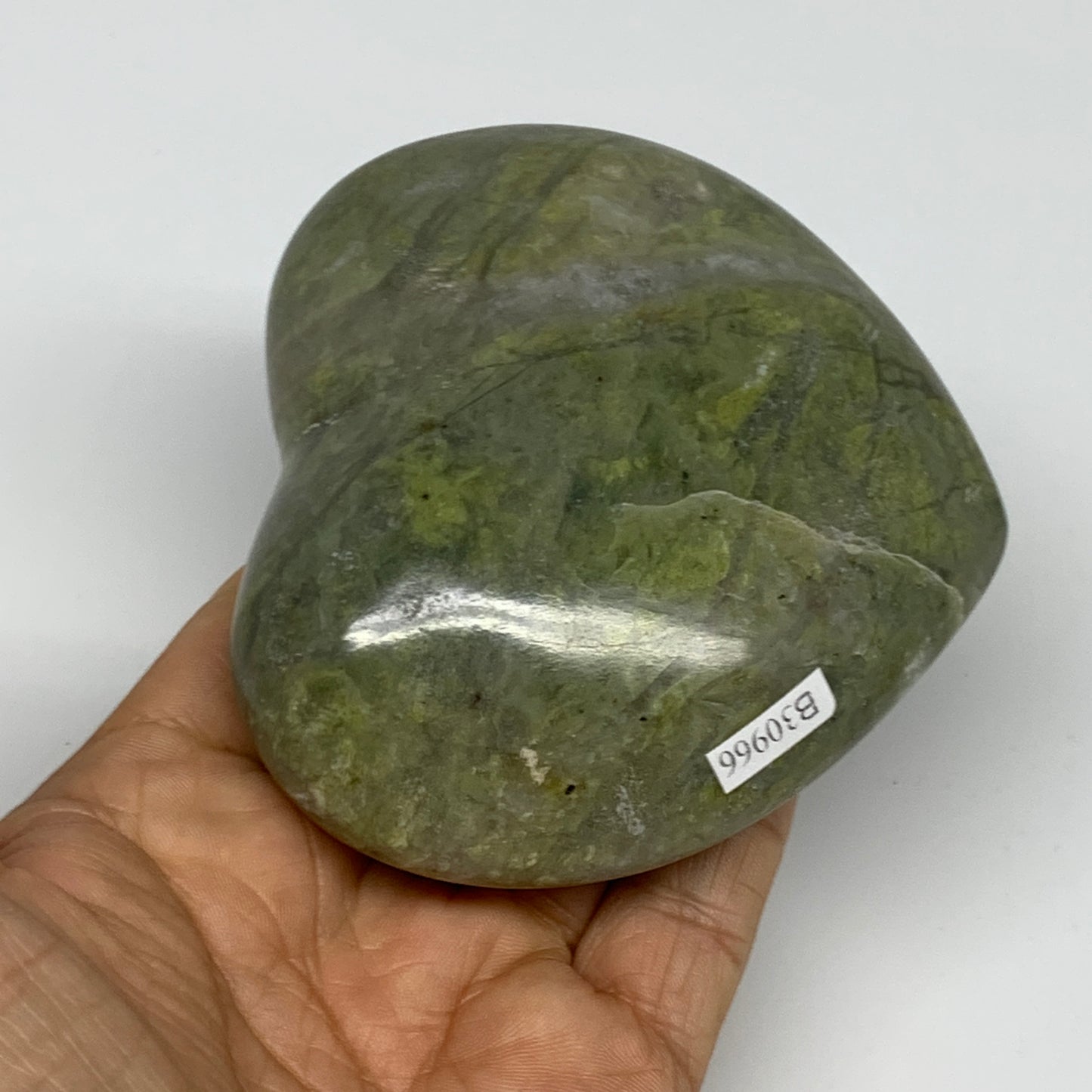 0.79 lbs, 3.2"x3.5"x1.5", Natural Untreated Green Quartz Crystal Heart Reiki, B3