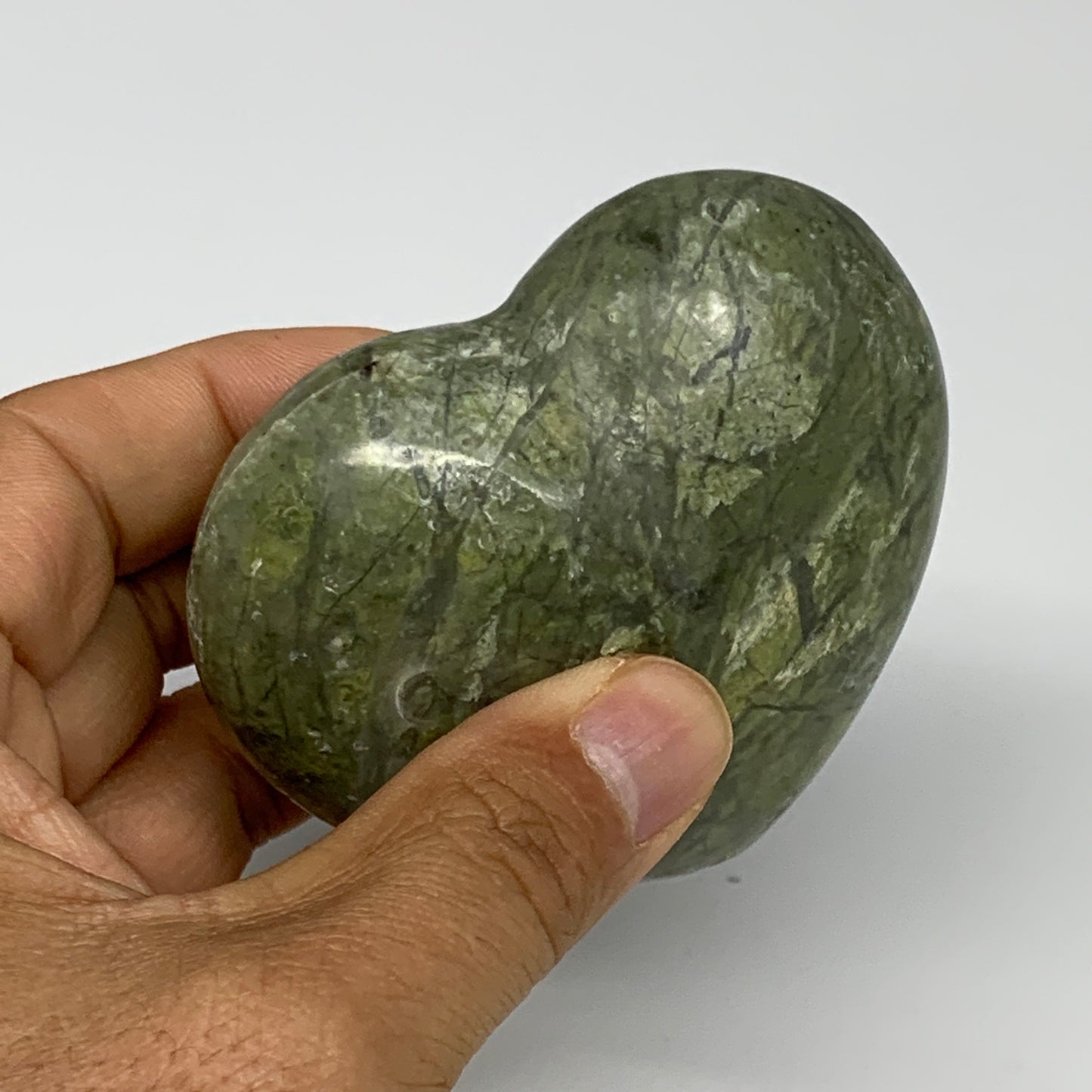 0.57 lbs, 2.7"x3"x1.4", Natural Untreated Green Quartz Crystal Heart Reiki, B309