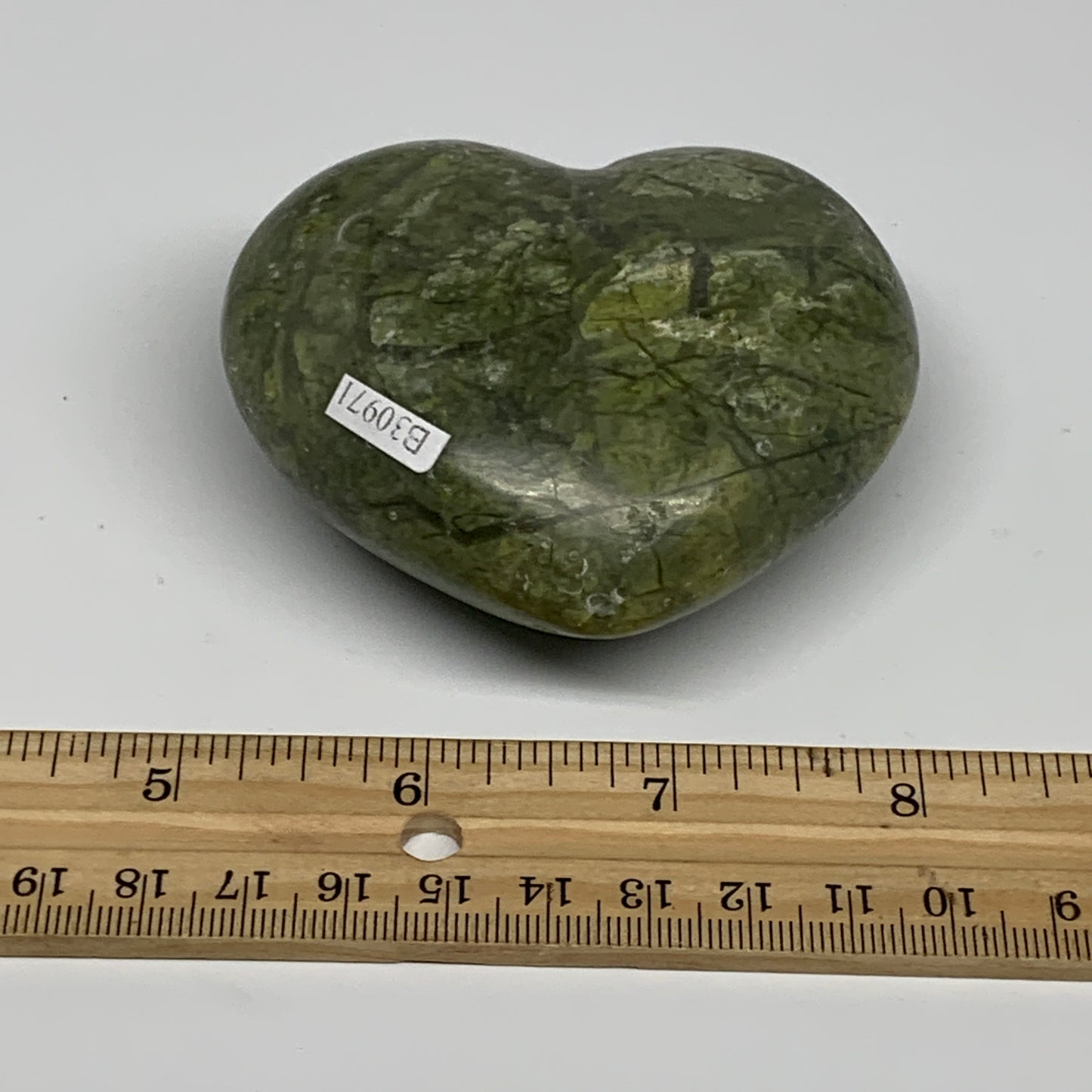 0.57 lbs, 2.7"x3"x1.4", Natural Untreated Green Quartz Crystal Heart Reiki, B309