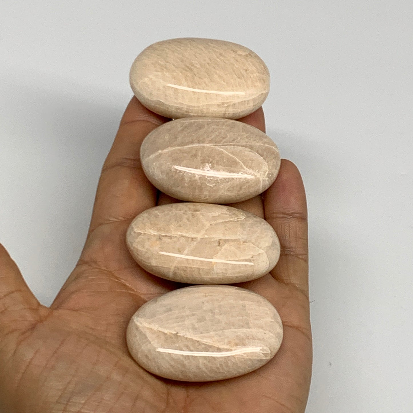 186.2g,1.8"-2", 4pcs, Peach Moonstone Crystal Palm-Stone Polished Reiki, B27972