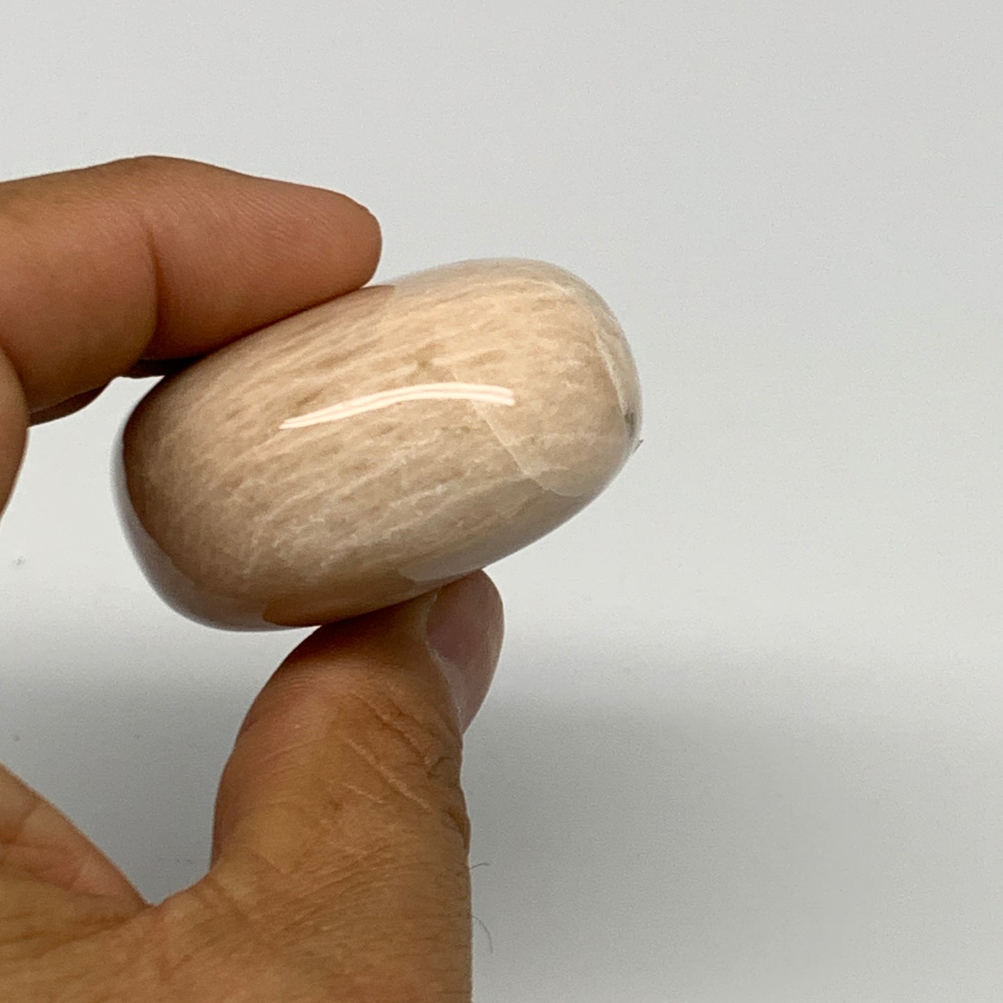 112.5g,2.3"x1.7"x1" Peach Moonstone Crystal Palm-Stone Polished Reiki, B27974