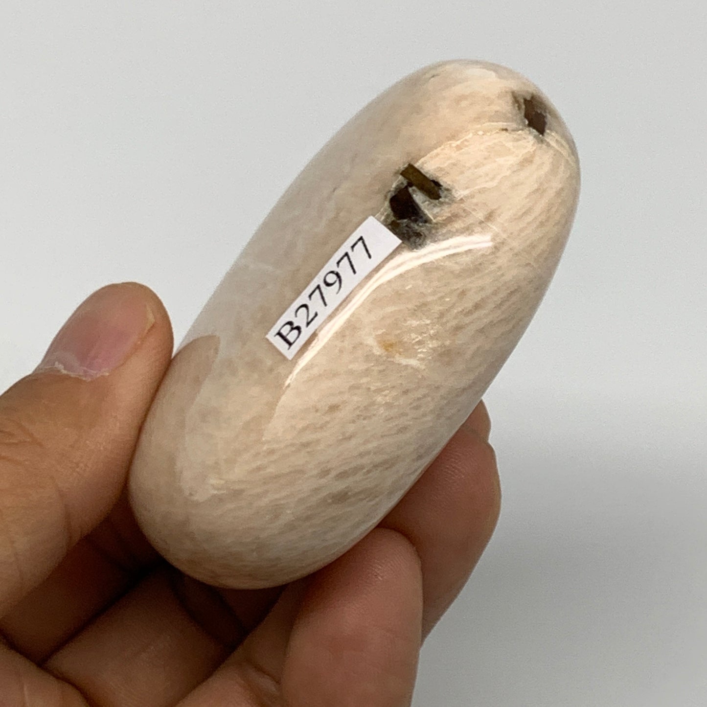 136.4g,2.5"x1.9"x1" Peach Moonstone Crystal Palm-Stone Polished Reiki, B27977