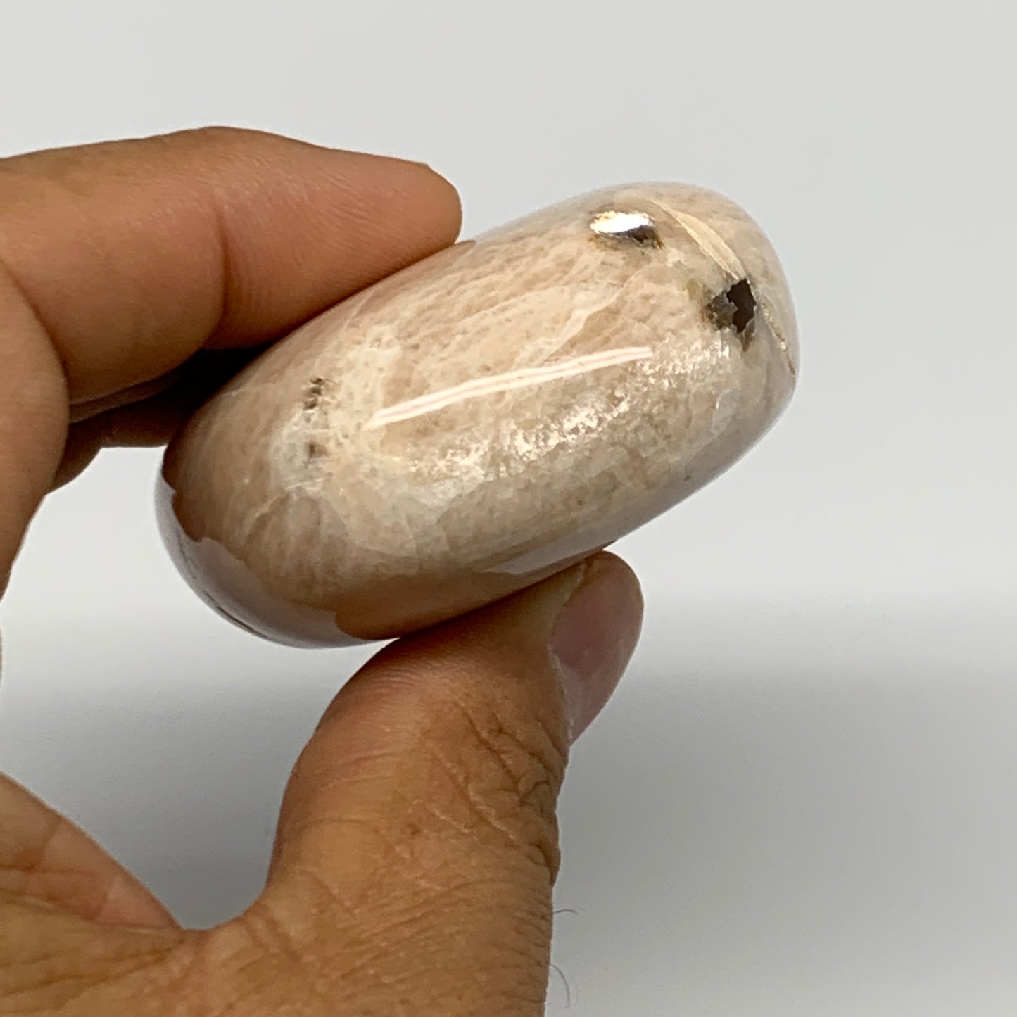 136.4g,2.5"x1.9"x1" Peach Moonstone Crystal Palm-Stone Polished Reiki, B27977