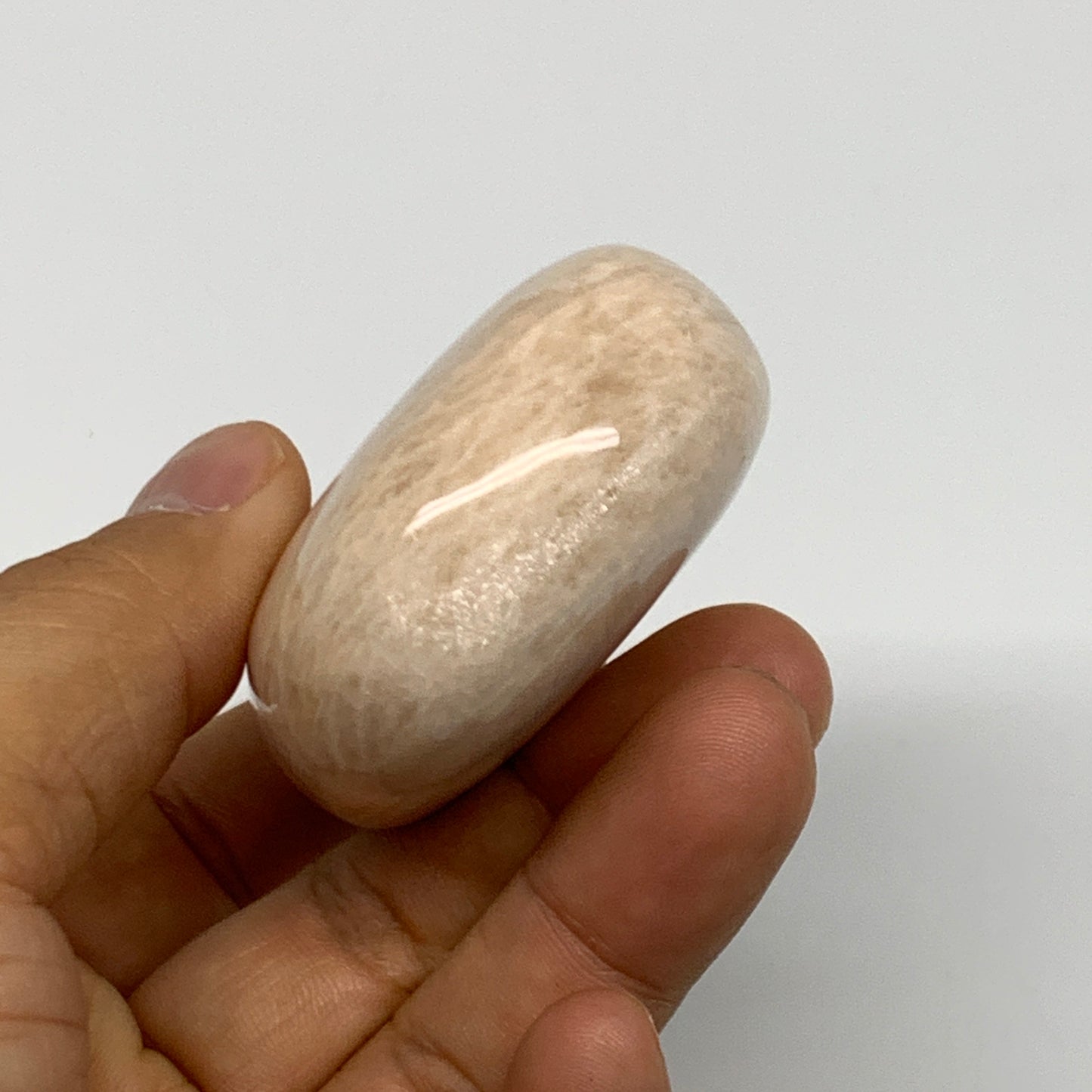 136.4g,2.5"x1.9"x1" Peach Moonstone Crystal Palm-Stone Polished Reiki, B27977