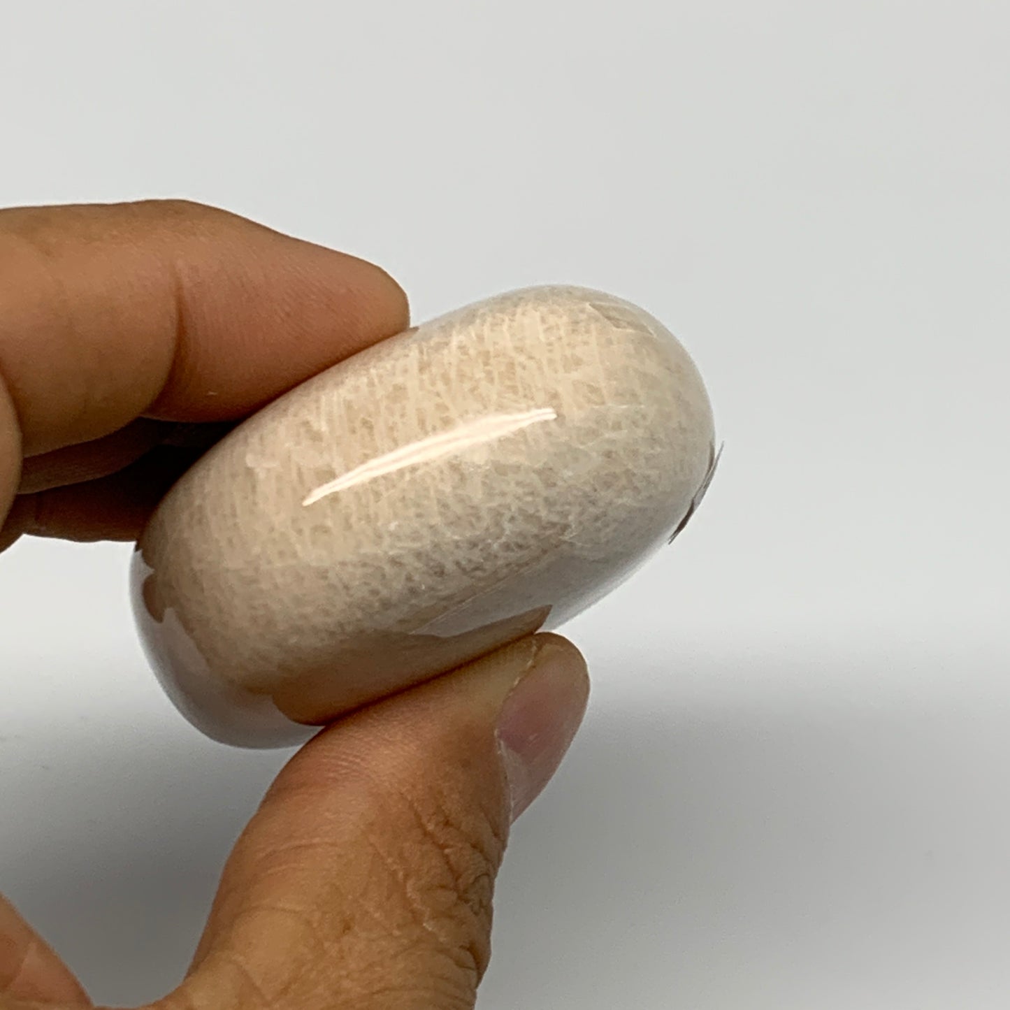 123.3g,2.5"x1.8"x0.9" Peach Moonstone Crystal Palm-Stone Polished Reiki, B27981