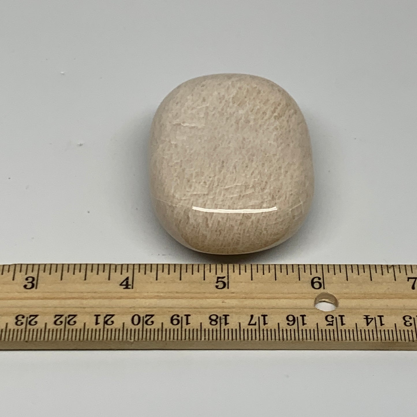 123.3g,2.5"x1.8"x0.9" Peach Moonstone Crystal Palm-Stone Polished Reiki, B27981