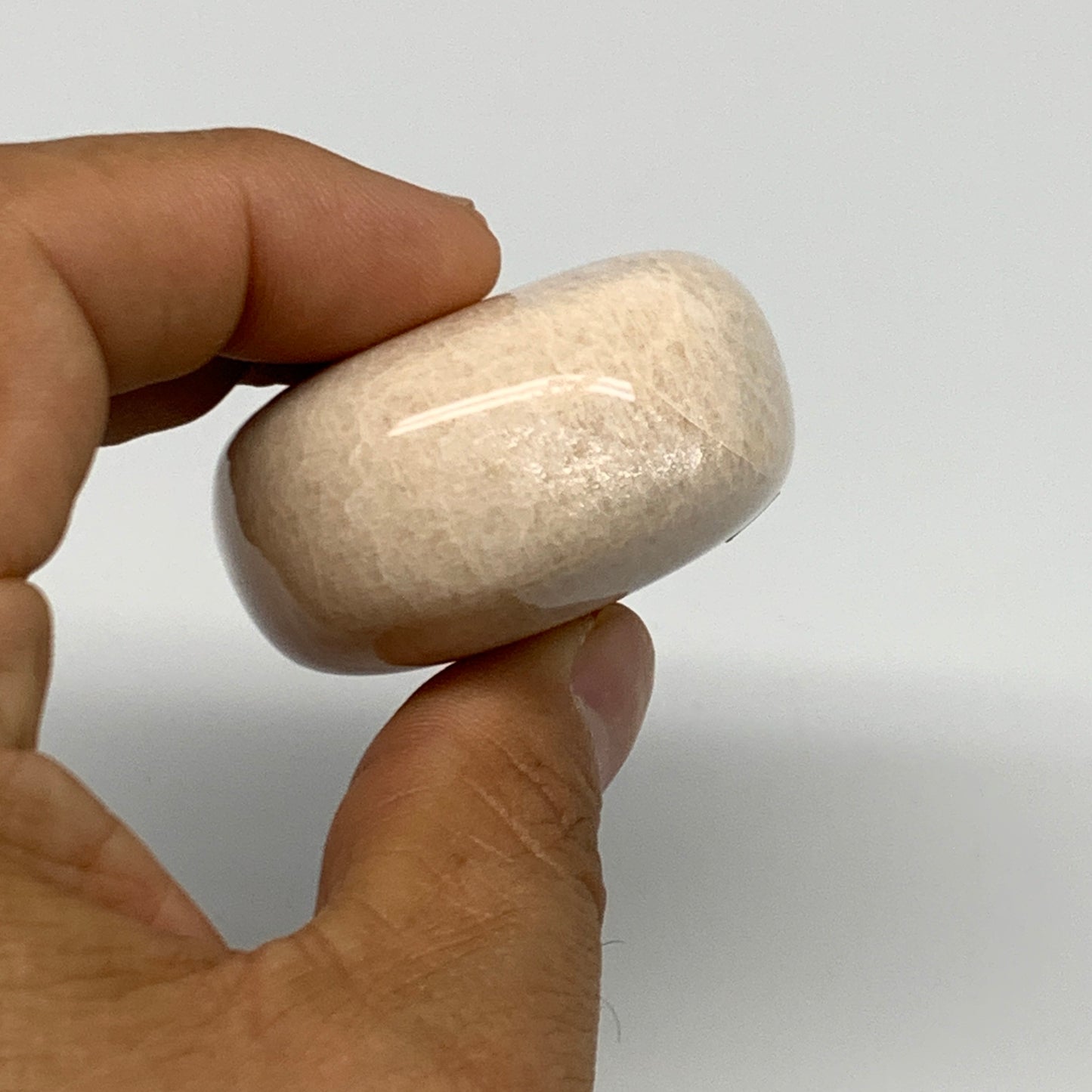 118.5g,2.4"x1.7"x0.9" Peach Moonstone Crystal Palm-Stone Polished Reiki, B27984