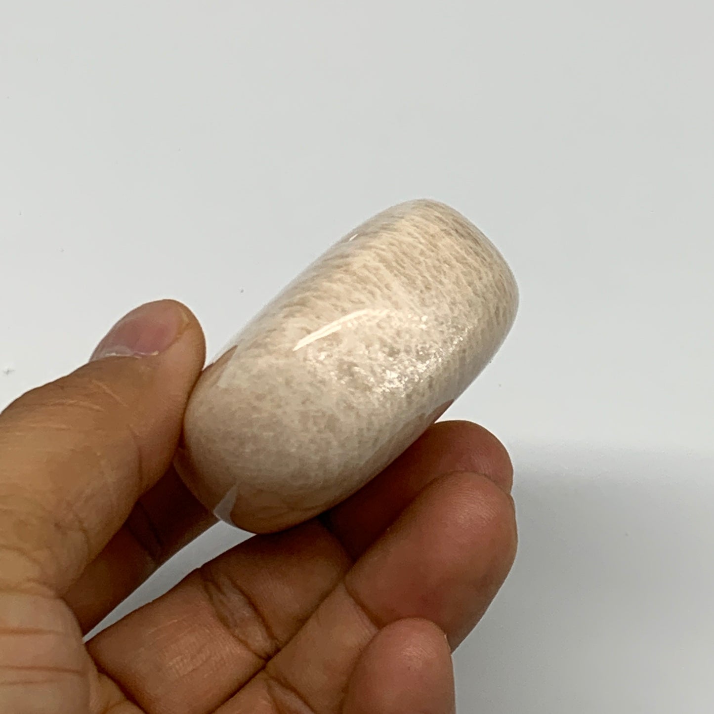 118.5g,2.4"x1.7"x0.9" Peach Moonstone Crystal Palm-Stone Polished Reiki, B27984