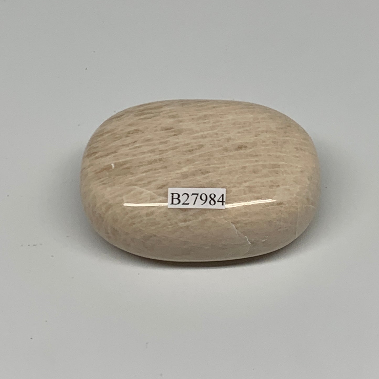 118.5g,2.4"x1.7"x0.9" Peach Moonstone Crystal Palm-Stone Polished Reiki, B27984