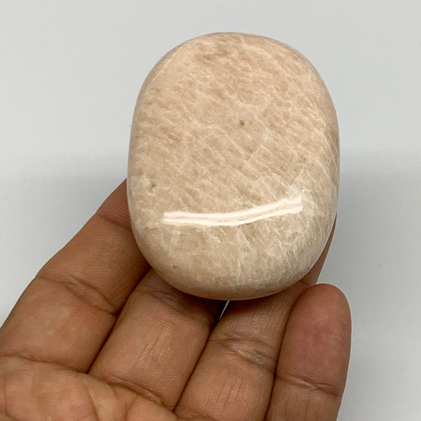103.6g,2.3"x1.7"x0.9" Peach Moonstone Crystal Palm-Stone Polished Reiki, B27985