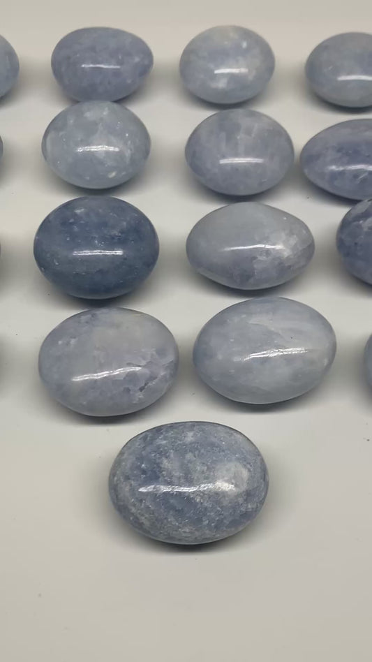 2.52 lbs, 1.5"-2", 17pcs, Blue Calcite Palm-Stone Polished Tumbled, B38149