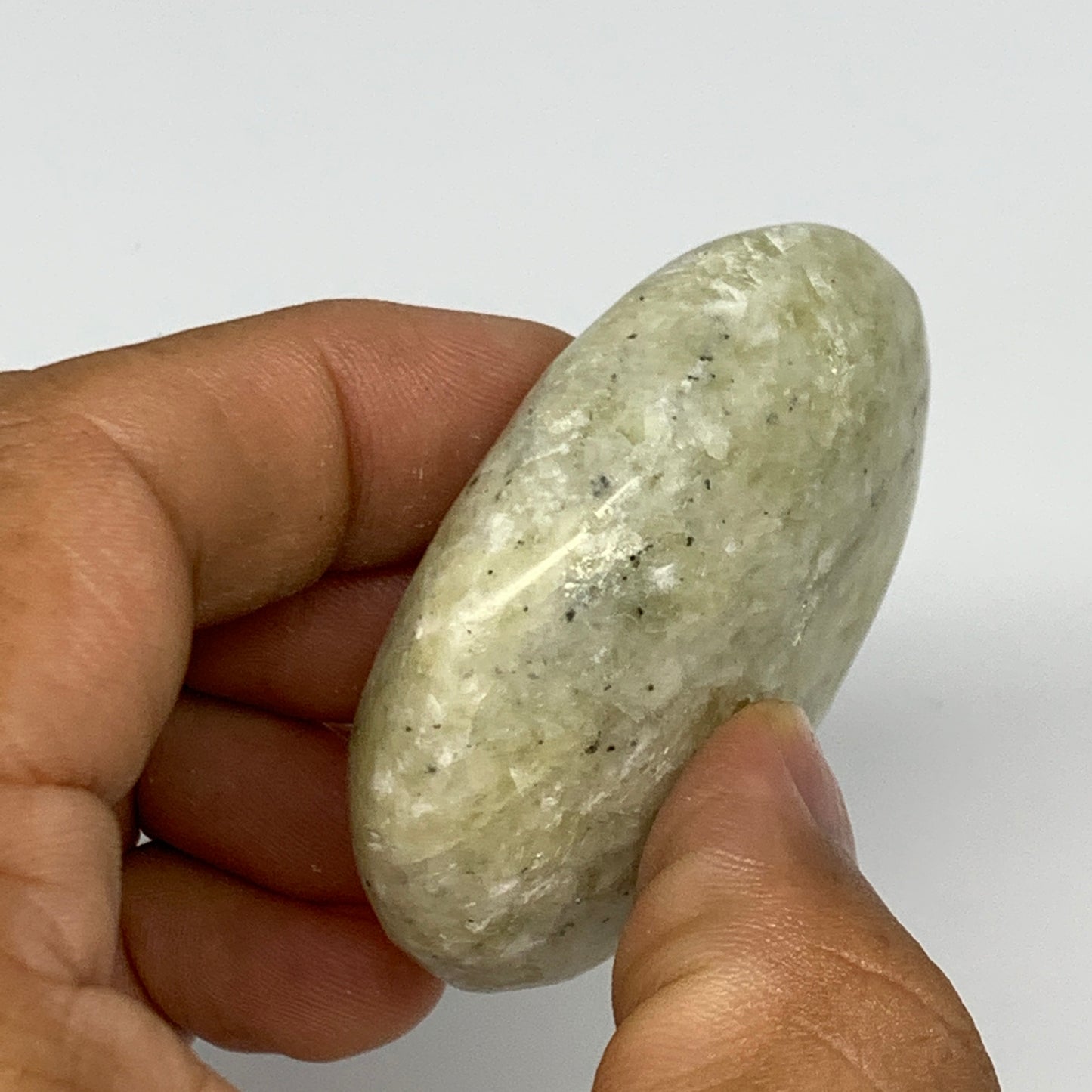 81.5g,2.2"x1.7"x0.8", Natural Yellow Calcite Palm-Stone Crystal Polished Reiki,