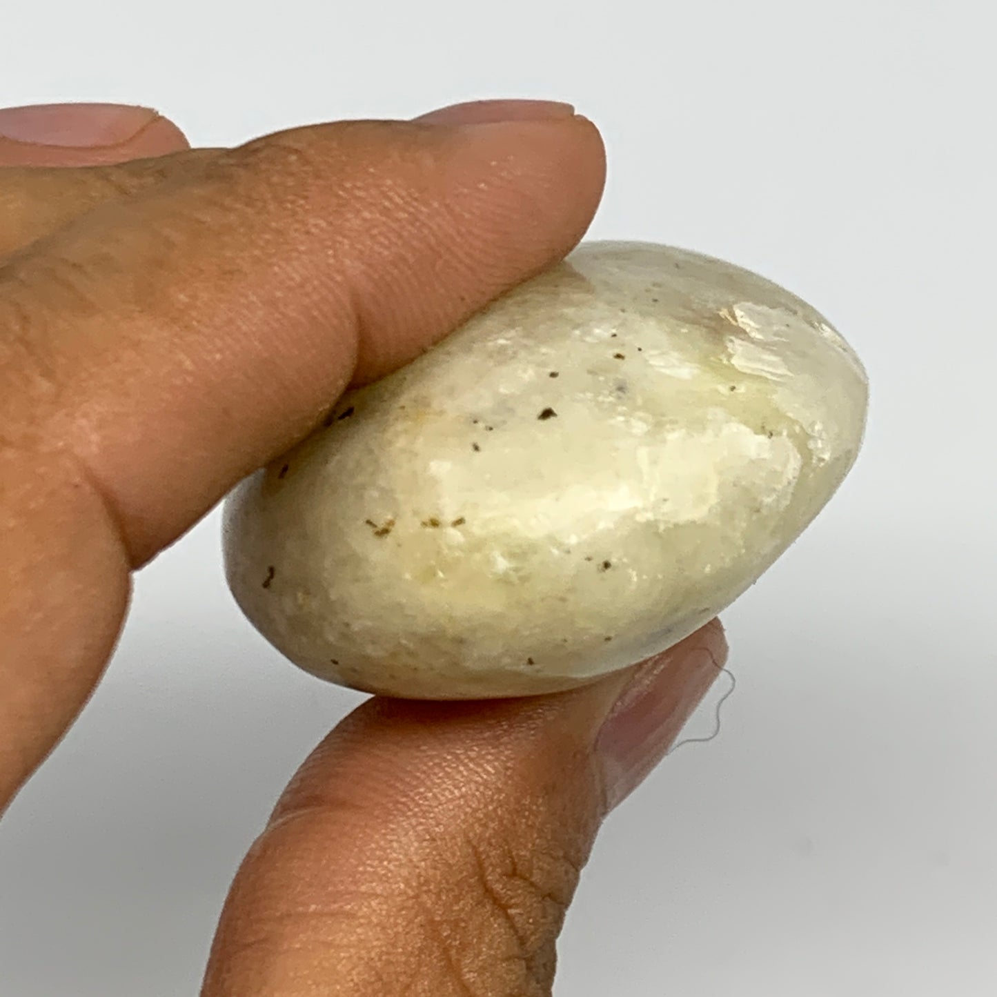 70.4g,2.1"x1.5"x0.9", Natural Yellow Calcite Palm-Stone Crystal Polished Reiki,