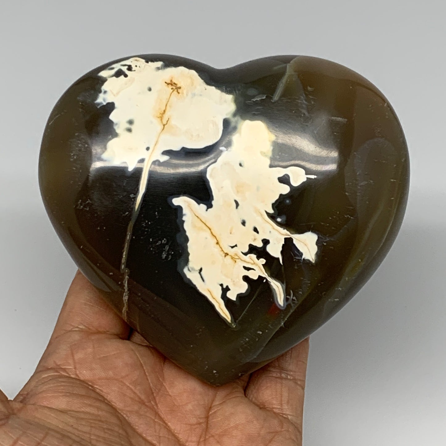 580g,3.7"x4.1"x1.7" Agate Heart Polished Healing Crystal, Orca Agate, B17667