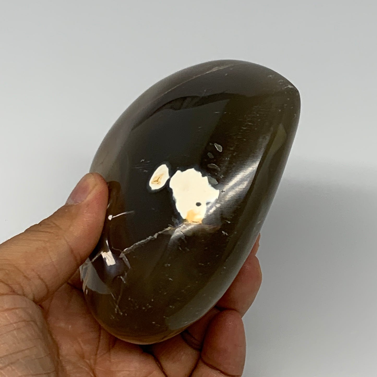 580g,3.7"x4.1"x1.7" Agate Heart Polished Healing Crystal, Orca Agate, B17667