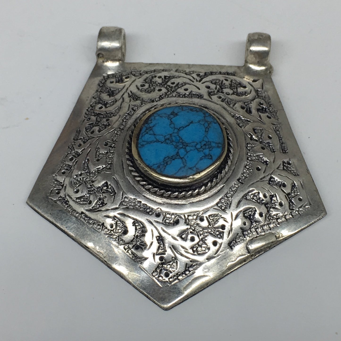 1pc, 2.5"x2.3"x0.5",Turkmen Pendant Blue Turquoise Inlay Pentagonal Shape,TN557