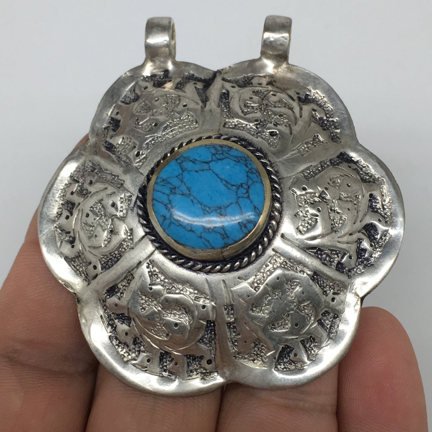 1pc,2.3"x2.1"x0.6",Turkmen Pendant Blue Turquoise Inlay Flower Shape,TN562
