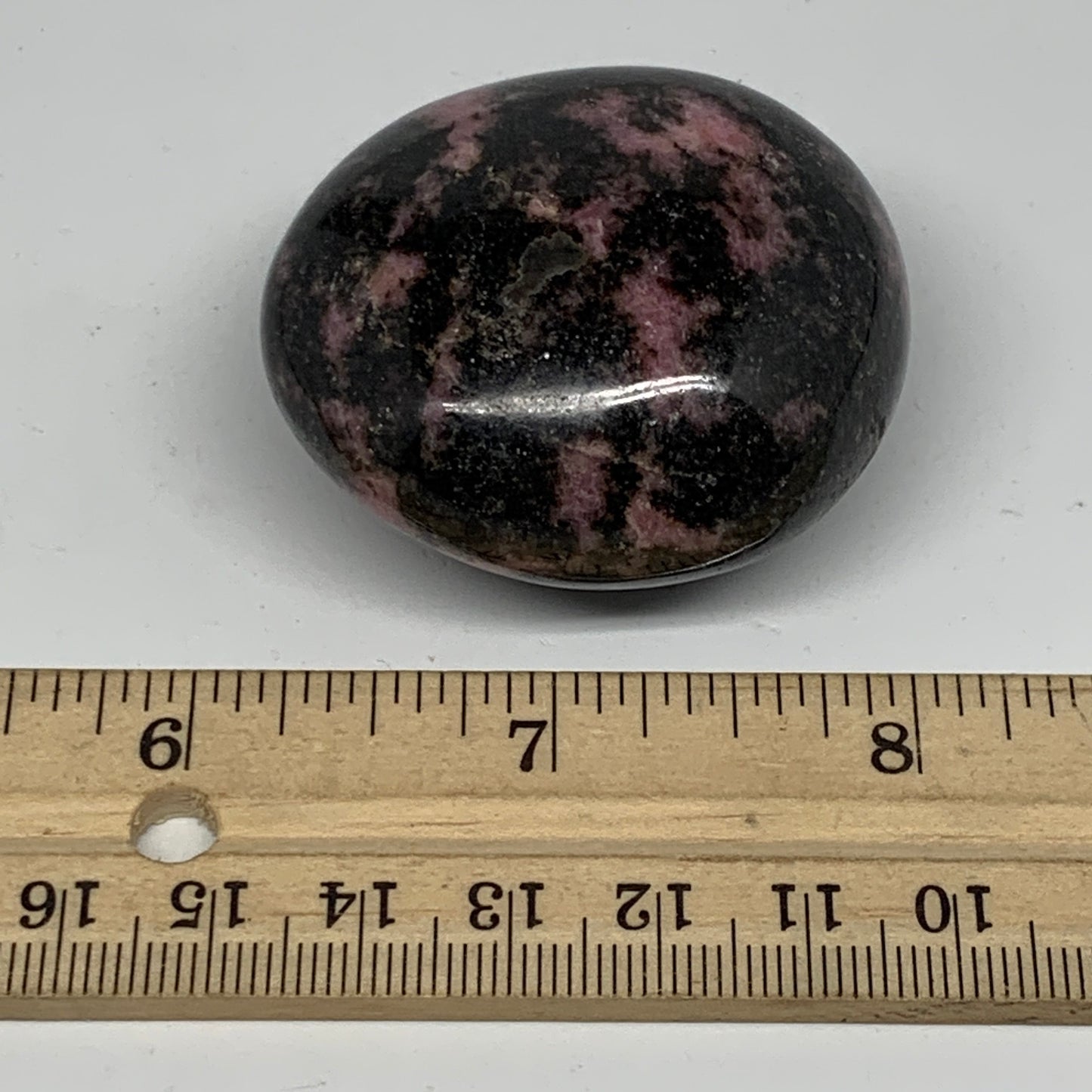 106.5g, 1.9"x1.7"x1.1", Rhodonite Palm-Stone Polished Reiki Madagascar,B12126