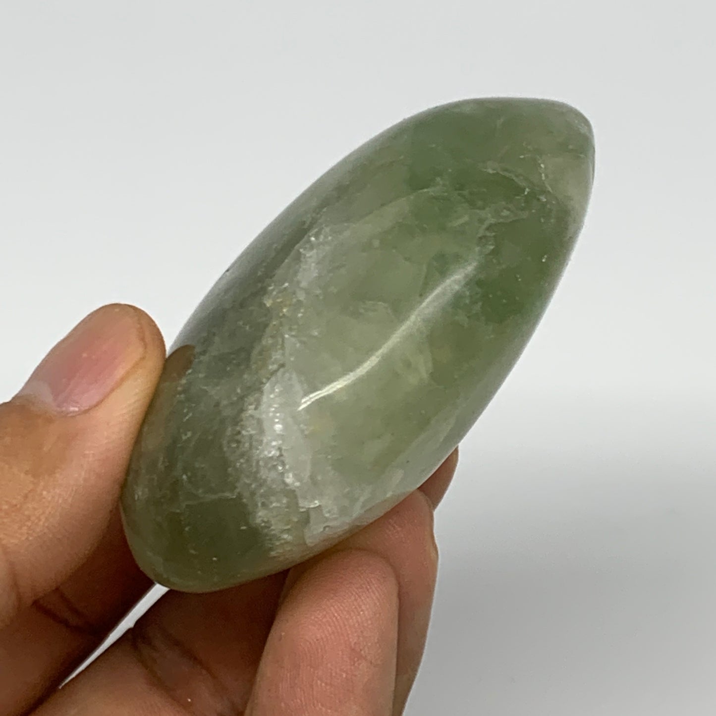 132.6g,2.5"x1.9"x1", Natural Fluorite Palm-Stone Polished Reiki @Madagascar, B17