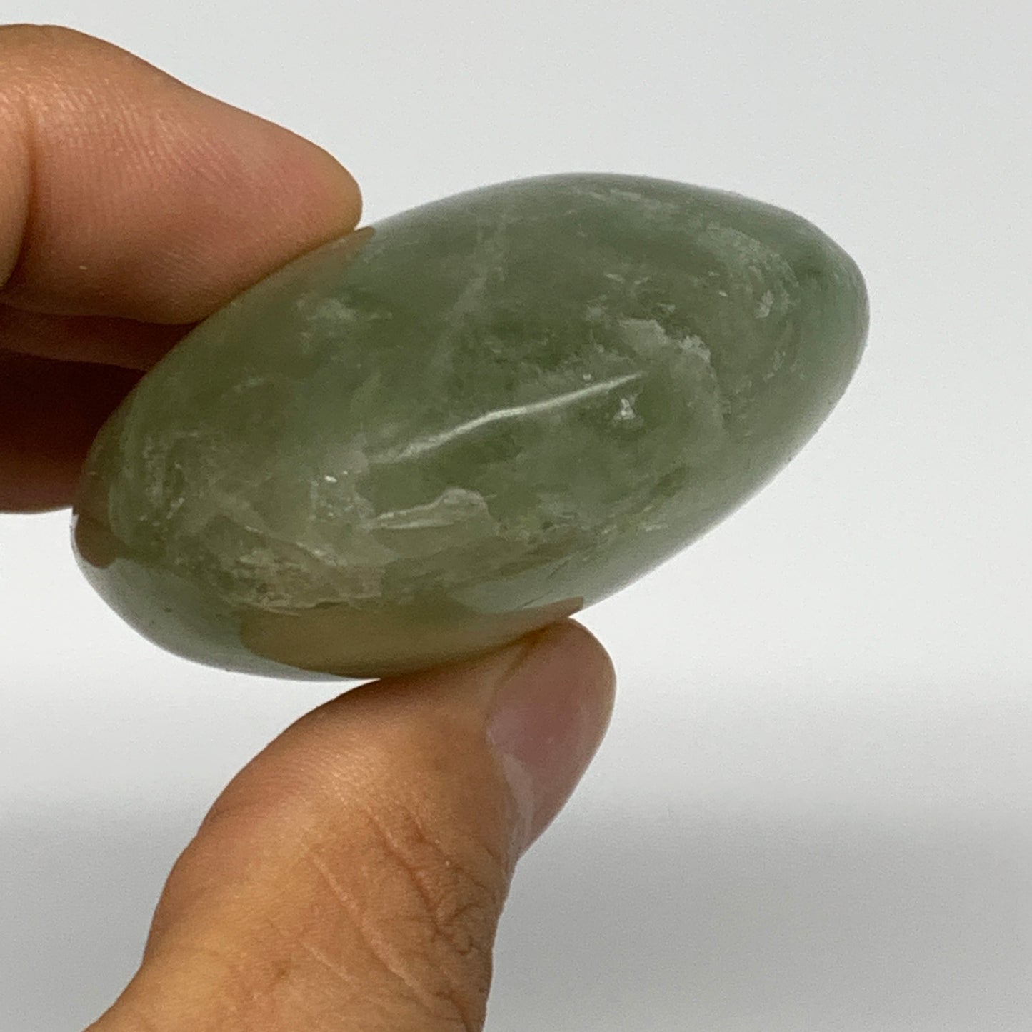 132.6g,2.5"x1.9"x1", Natural Fluorite Palm-Stone Polished Reiki @Madagascar, B17