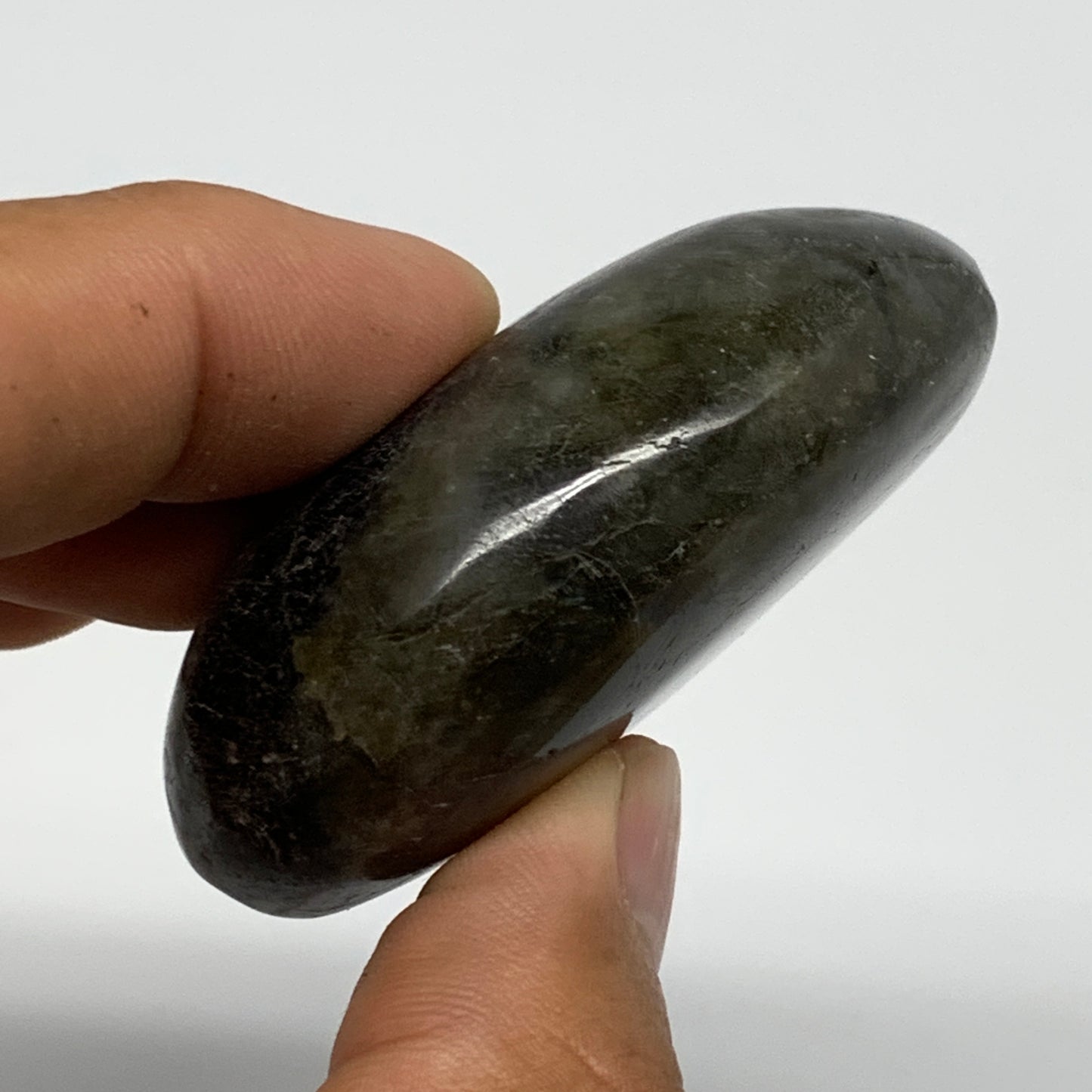 73.4g,2.1"x1.6"x0.8", Labradorite Palm-stone Polished Reiki @Madagascar,B17796