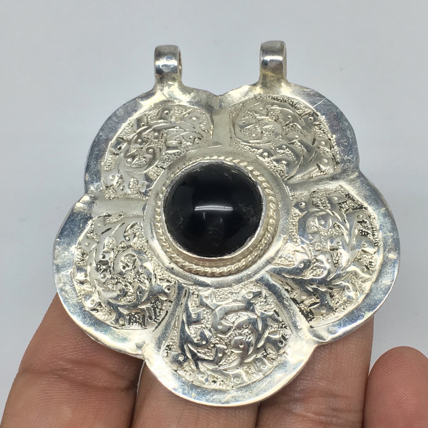 1pc,2.5"x2.3"x0.6",Turkmen Pendant Black Carnelian Flower Shape Statement,TN650