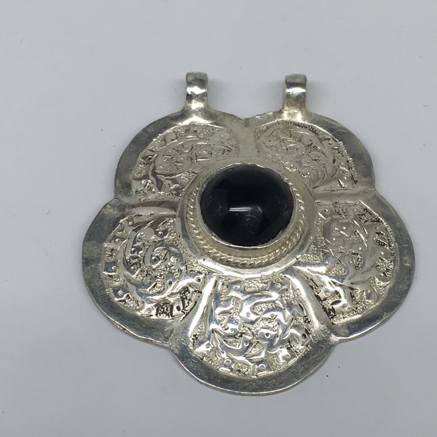 1pc,2.5"x2.3"x0.6",Turkmen Pendant Black Carnelian Flower Shape Statement,TN650