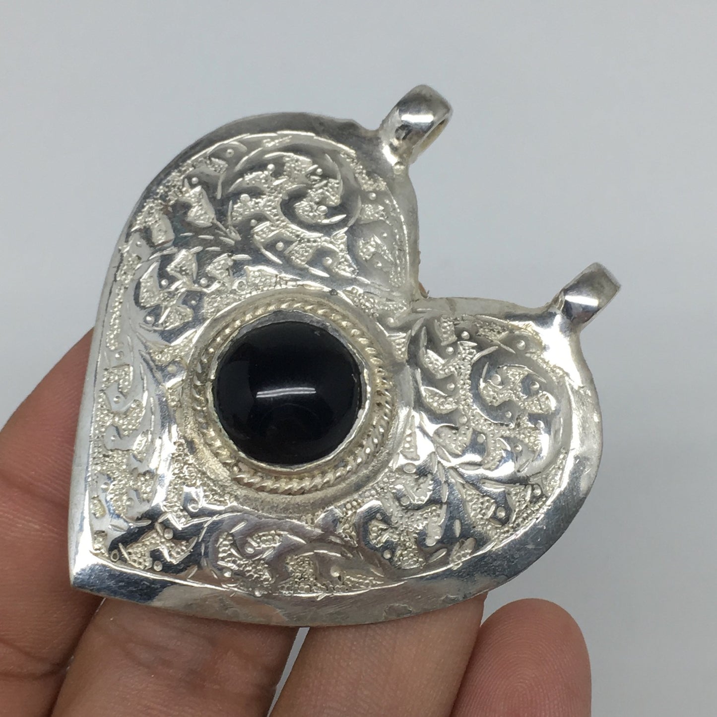 1pc,2.4"x2.1"x0.7",Turkmen Pendant Black Carnelian Heart Shape Statement,TN656