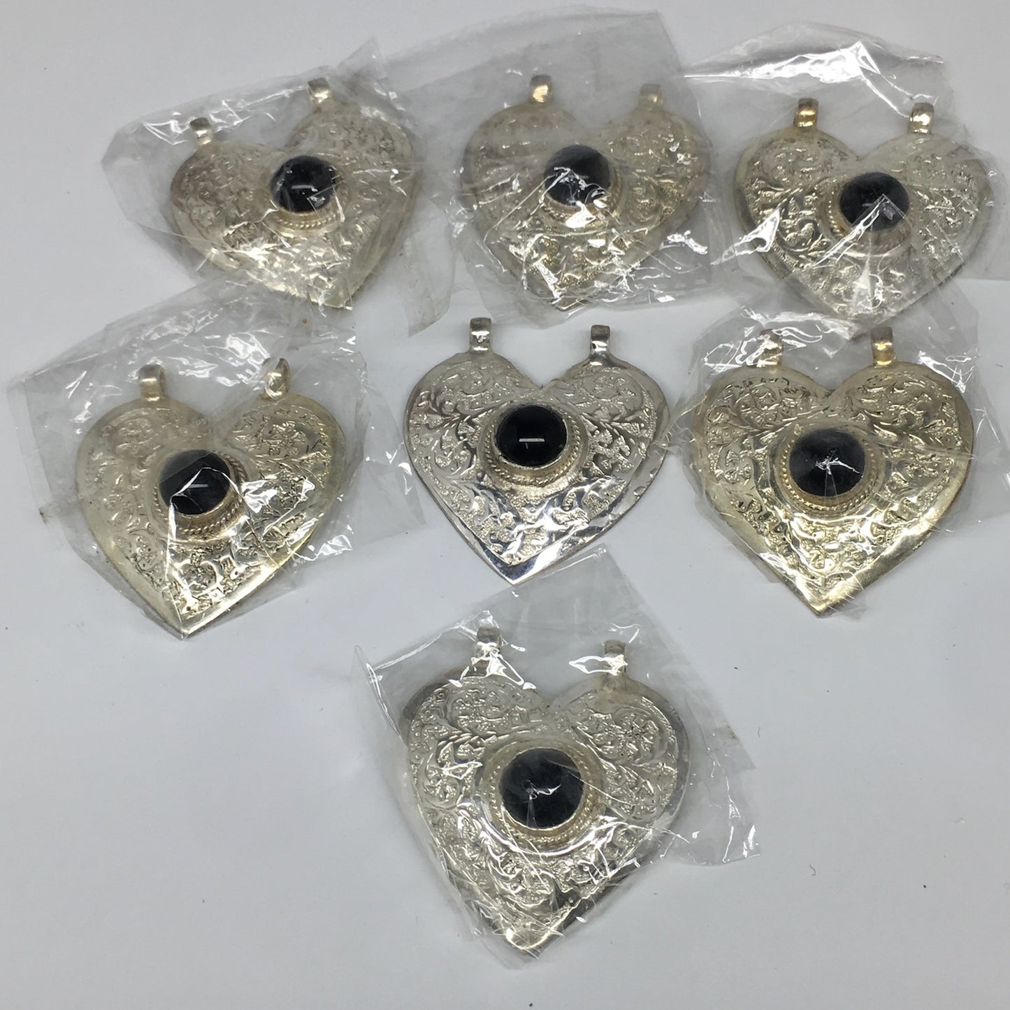 1pc,2.4"x2.1"x0.7",Turkmen Pendant Black Carnelian Heart Shape Statement,TN656