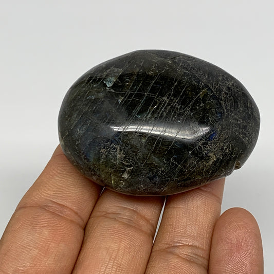 99.6g,2.2"x1.8"x1", Labradorite Palm-stone Tumbled Reiki @Madagascar,B17811