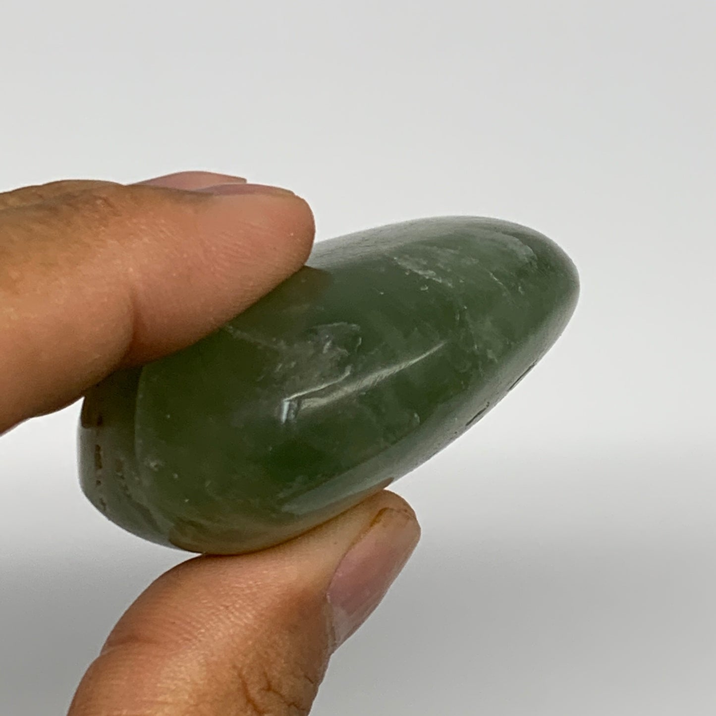 96.1g,2.2"x1.8"x0.9", Natural Fluorite Palm-Stone Polished Reiki @Madagascar, B1