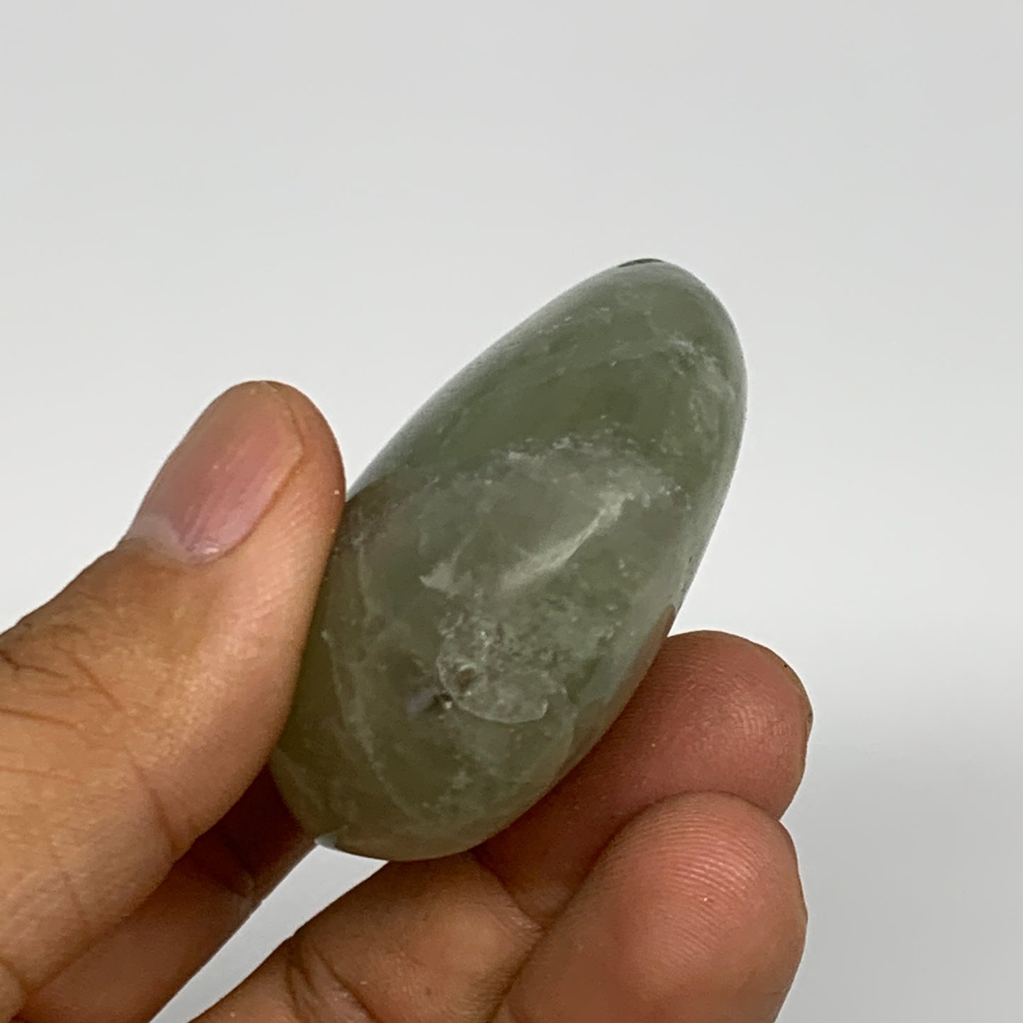 96.1g,2.2"x1.8"x0.9", Natural Fluorite Palm-Stone Polished Reiki @Madagascar, B1