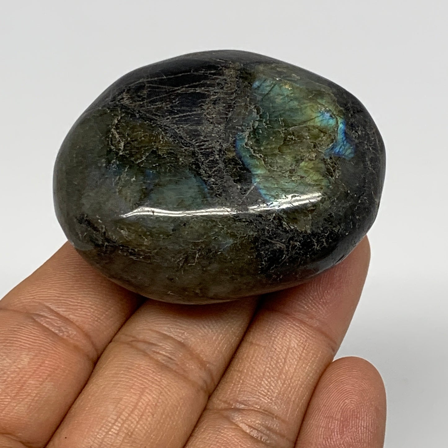 111.8g,2.1"x1.7"x1", Labradorite Palm-stone Tumbled Reiki @Madagascar,B17814