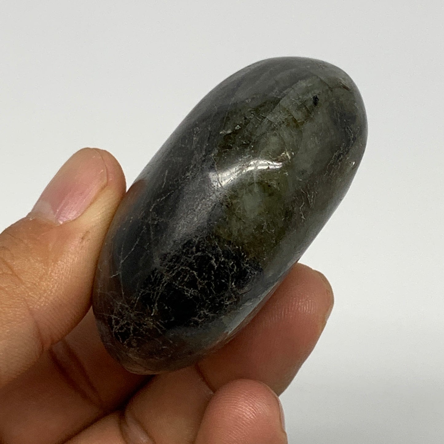111.8g,2.1"x1.7"x1", Labradorite Palm-stone Tumbled Reiki @Madagascar,B17814