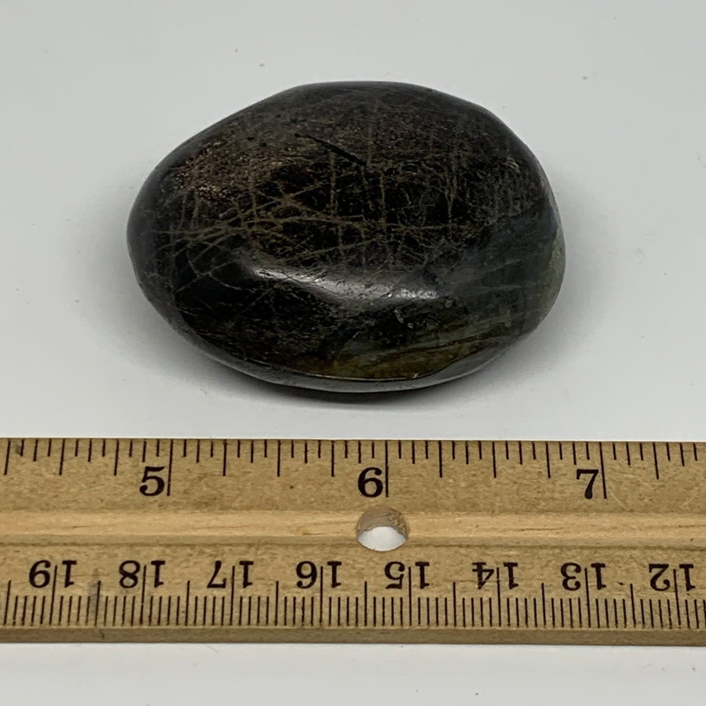 111.8g,2.1"x1.7"x1", Labradorite Palm-stone Tumbled Reiki @Madagascar,B17814
